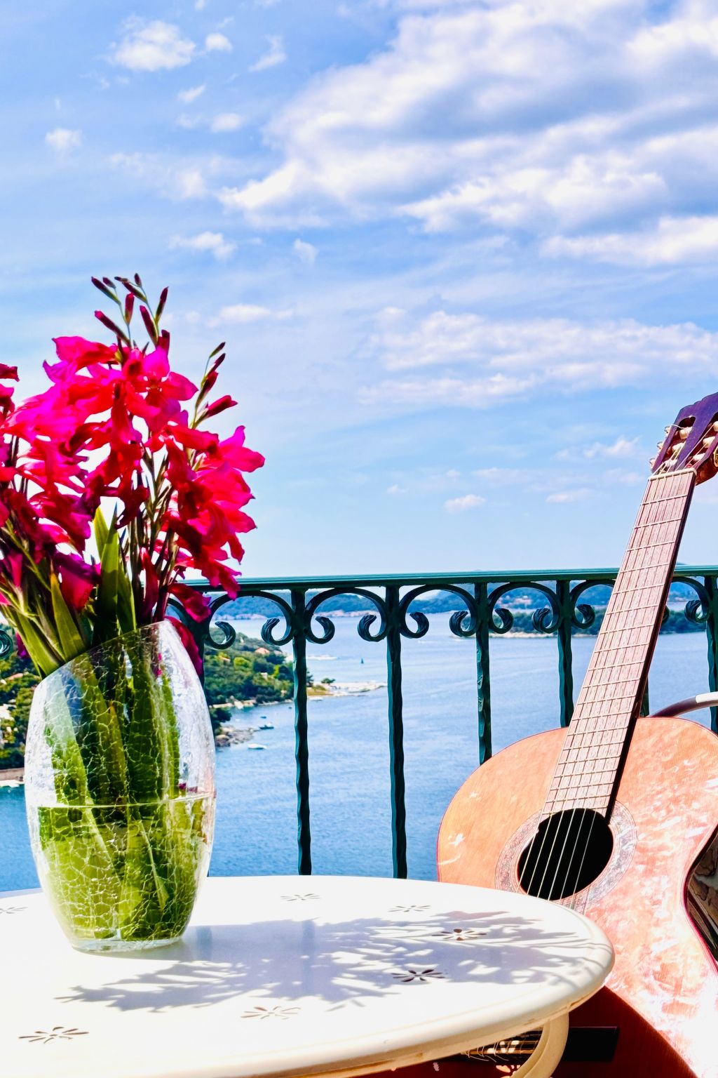 Photo of Villa mit Blick auf das Wasser