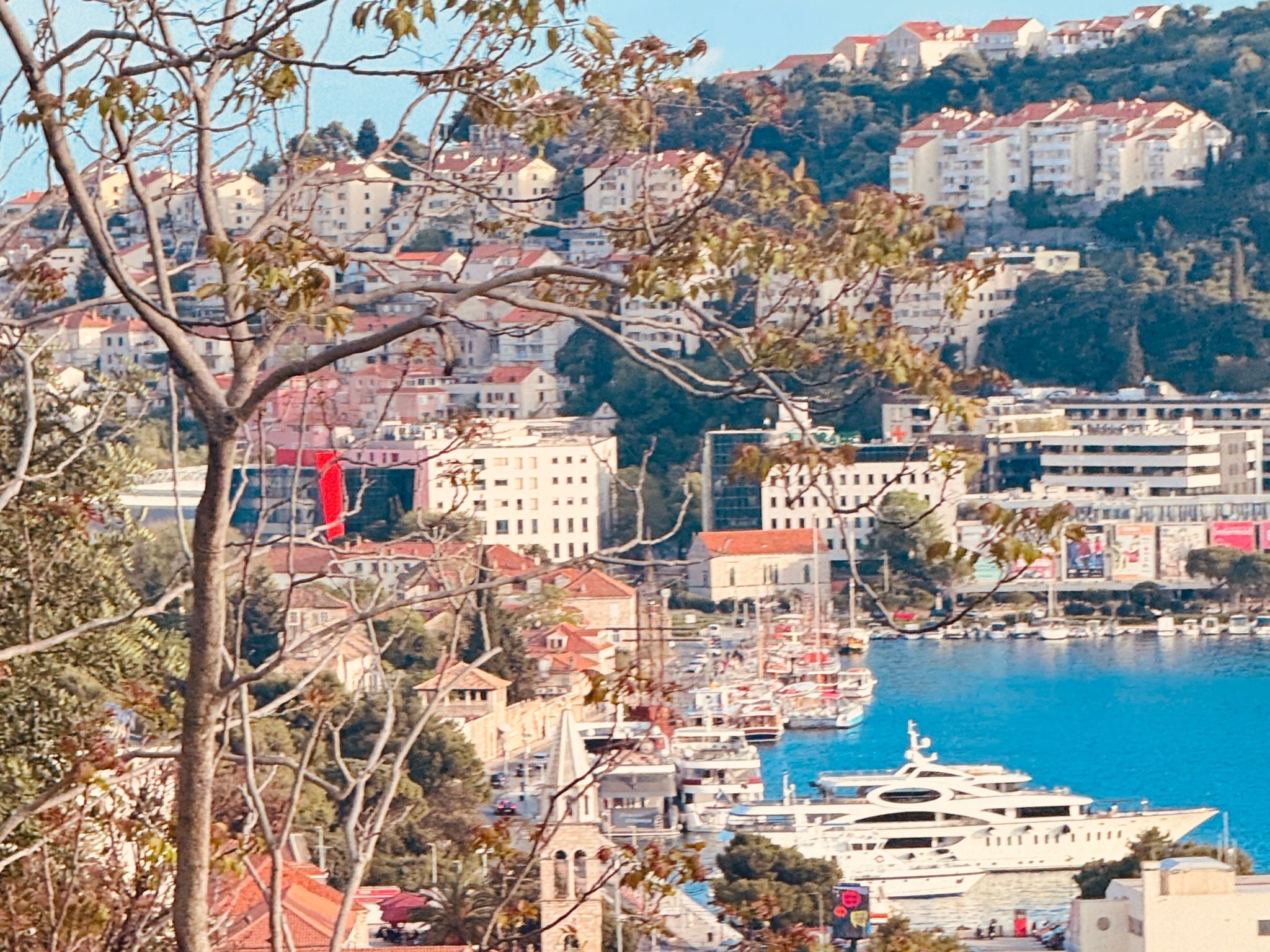Photo of Villa mit Blick auf das Wasser