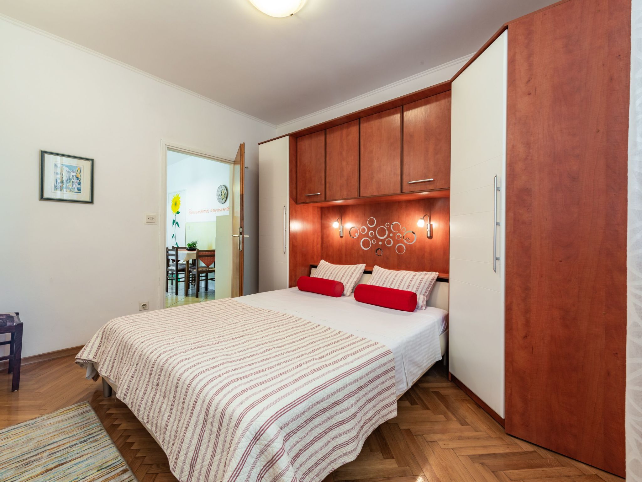 Ivona mit Terrasse und Außendusche-Dedans