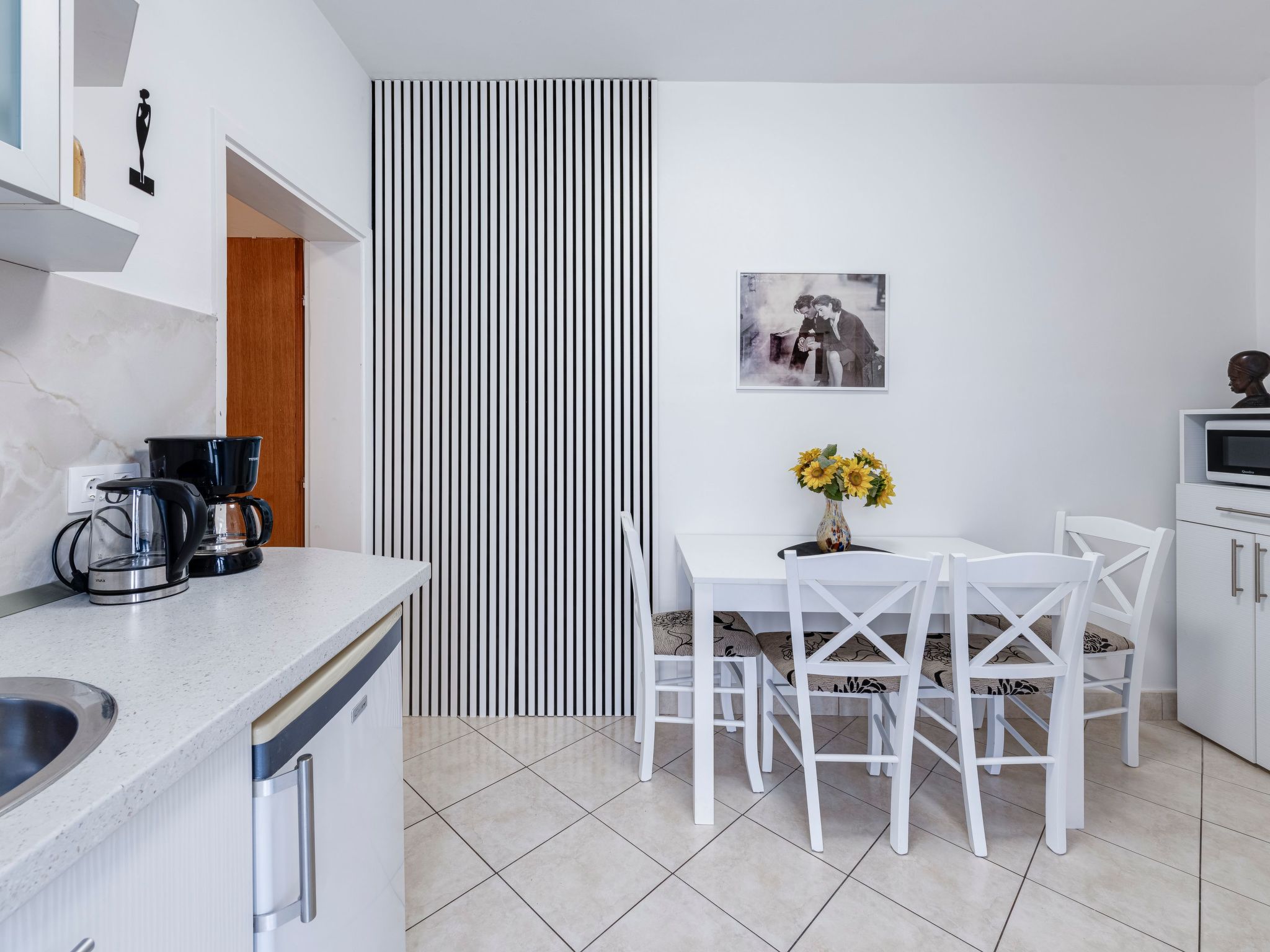 Ivona mit Terrasse und Außendusche-Dedans