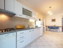 Ruim appartement met eigen terras op 800 meter van zee in Dubrovnik - thumbnail 6