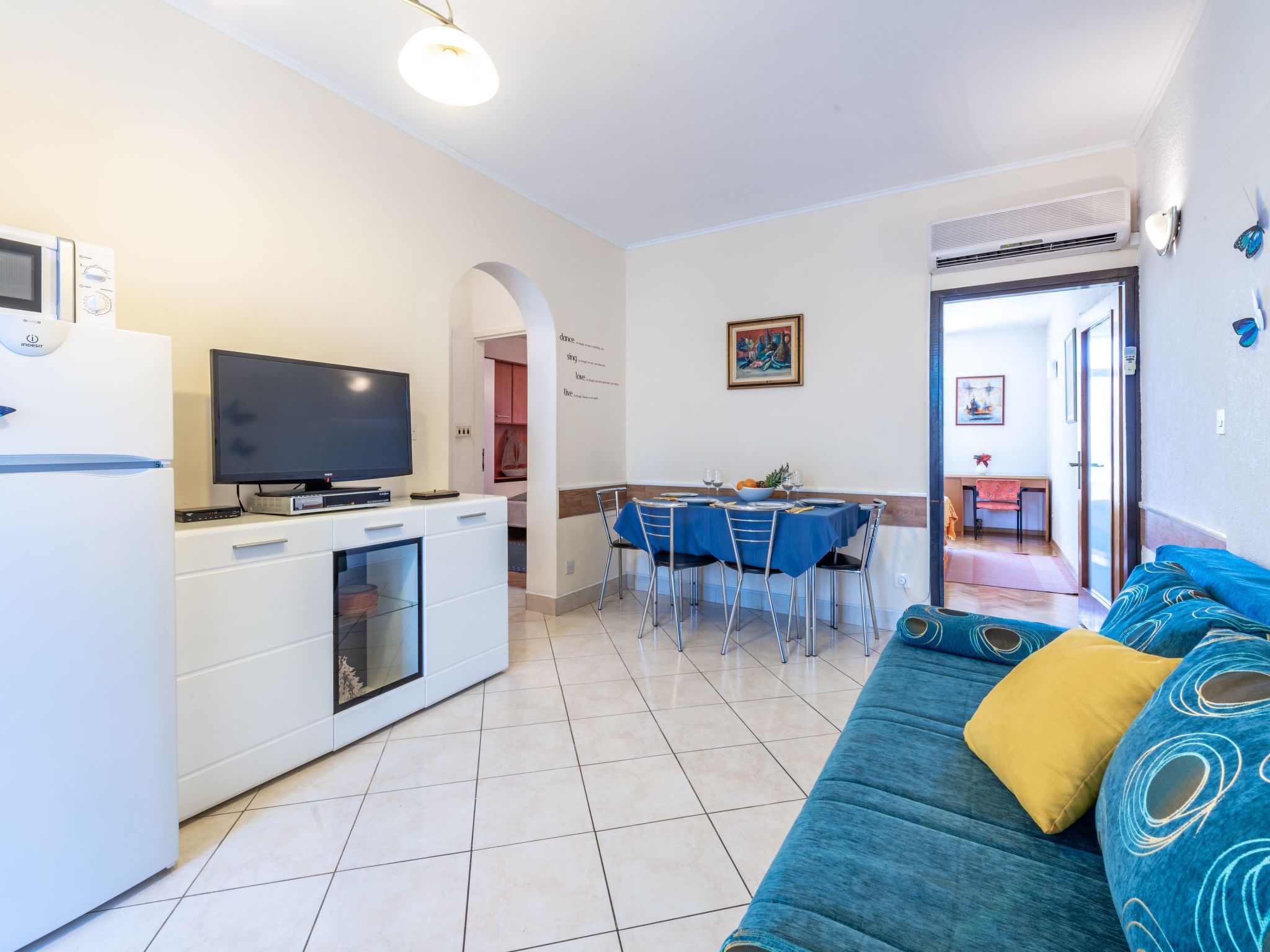 Geräumige Ferienwohnung mit eigener Terrasse-Binnen