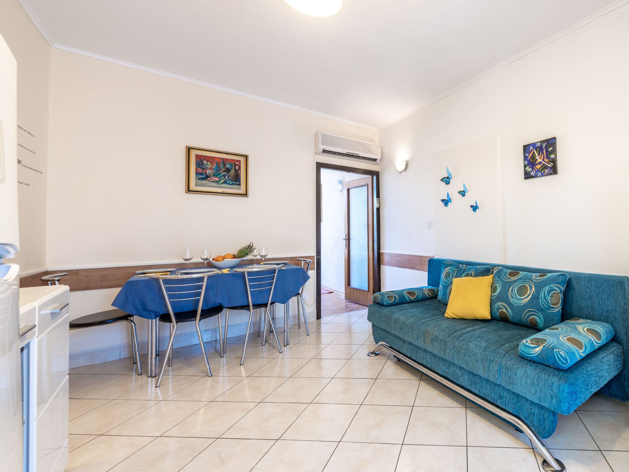 Geräumige Ferienwohnung mit eigener Terrasse-Binnen