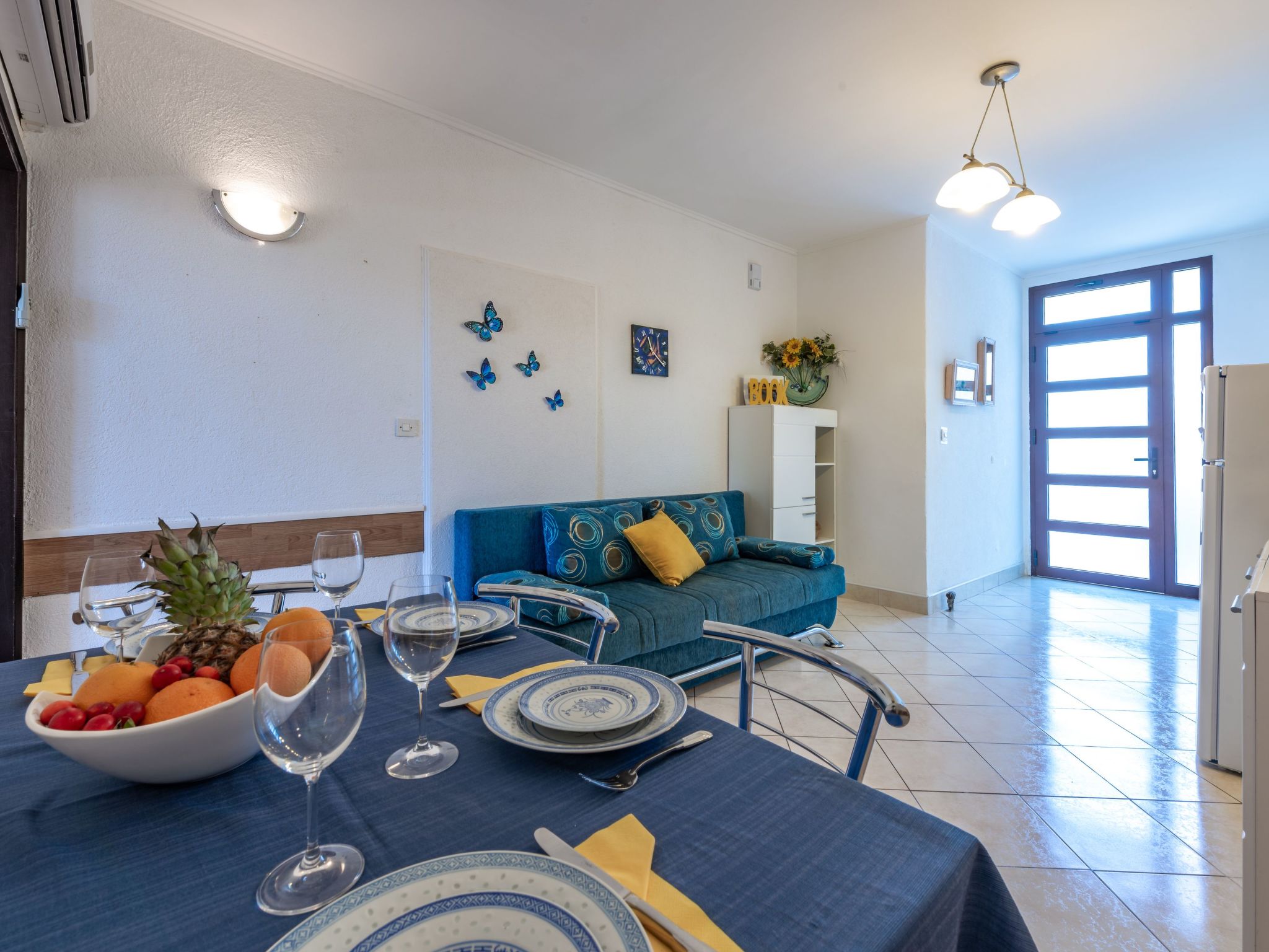 Geräumige Ferienwohnung mit eigener Terrasse-Binnen