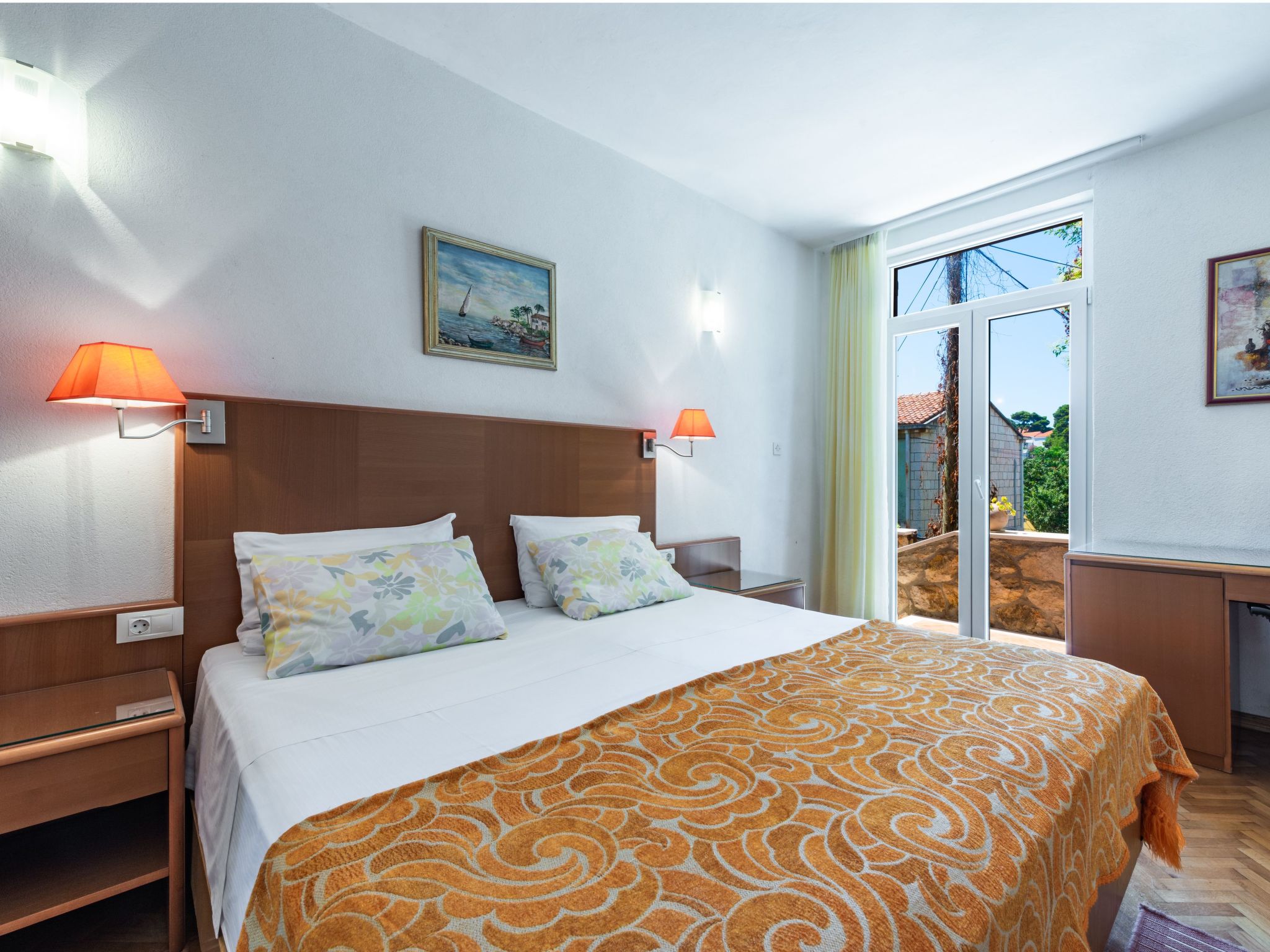 Geräumige Ferienwohnung mit eigener Terrasse-Binnen