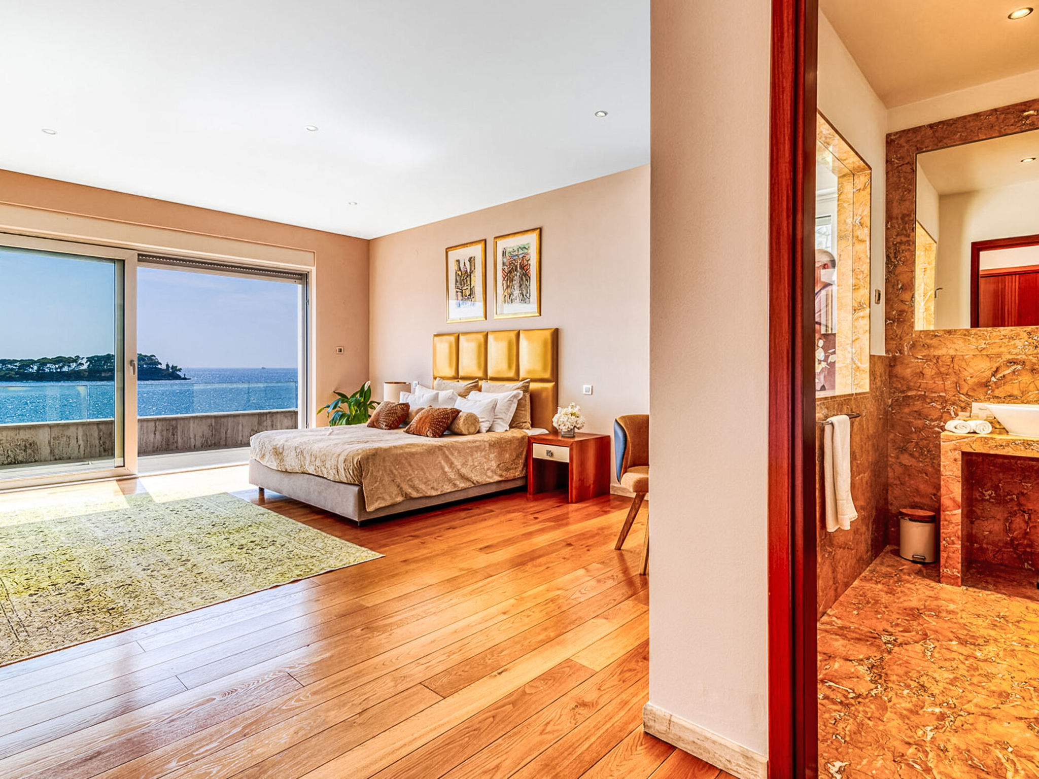 Exclusive near Dubrovnik - Inside