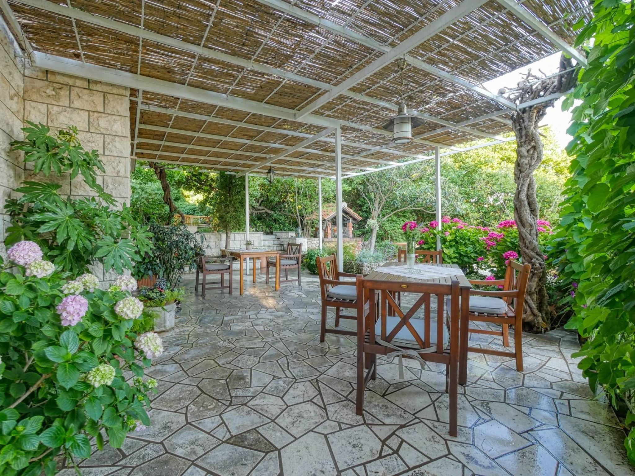 "Helena2" mit Blick auf das Wasser-Binnen