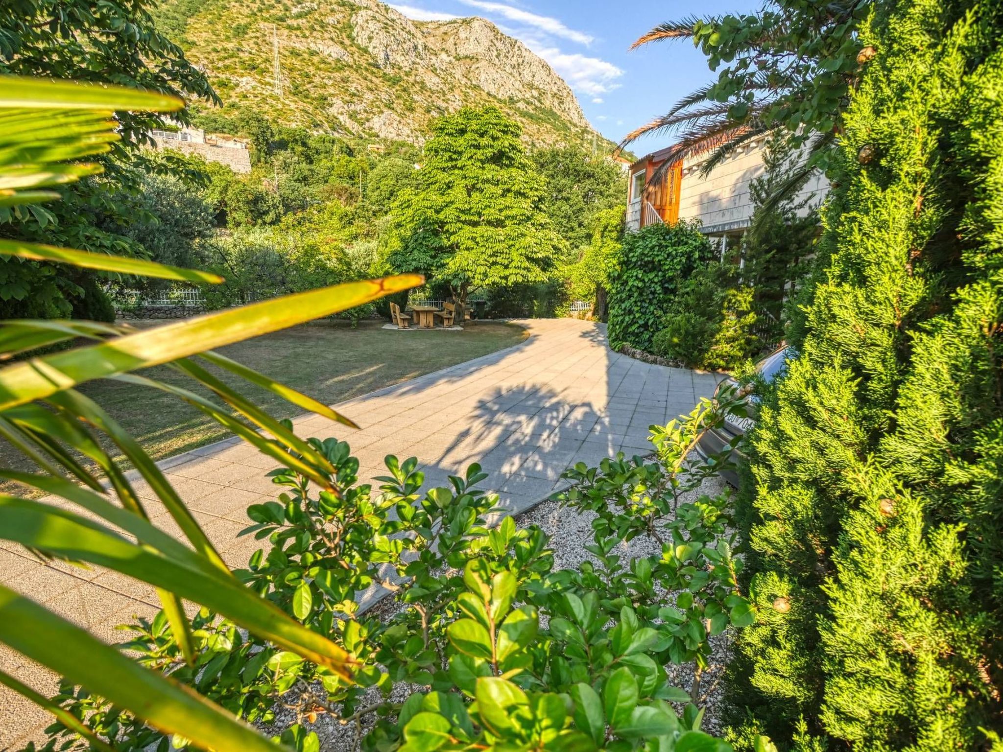 "Helena2" mit Blick auf das Wasser-Binnen