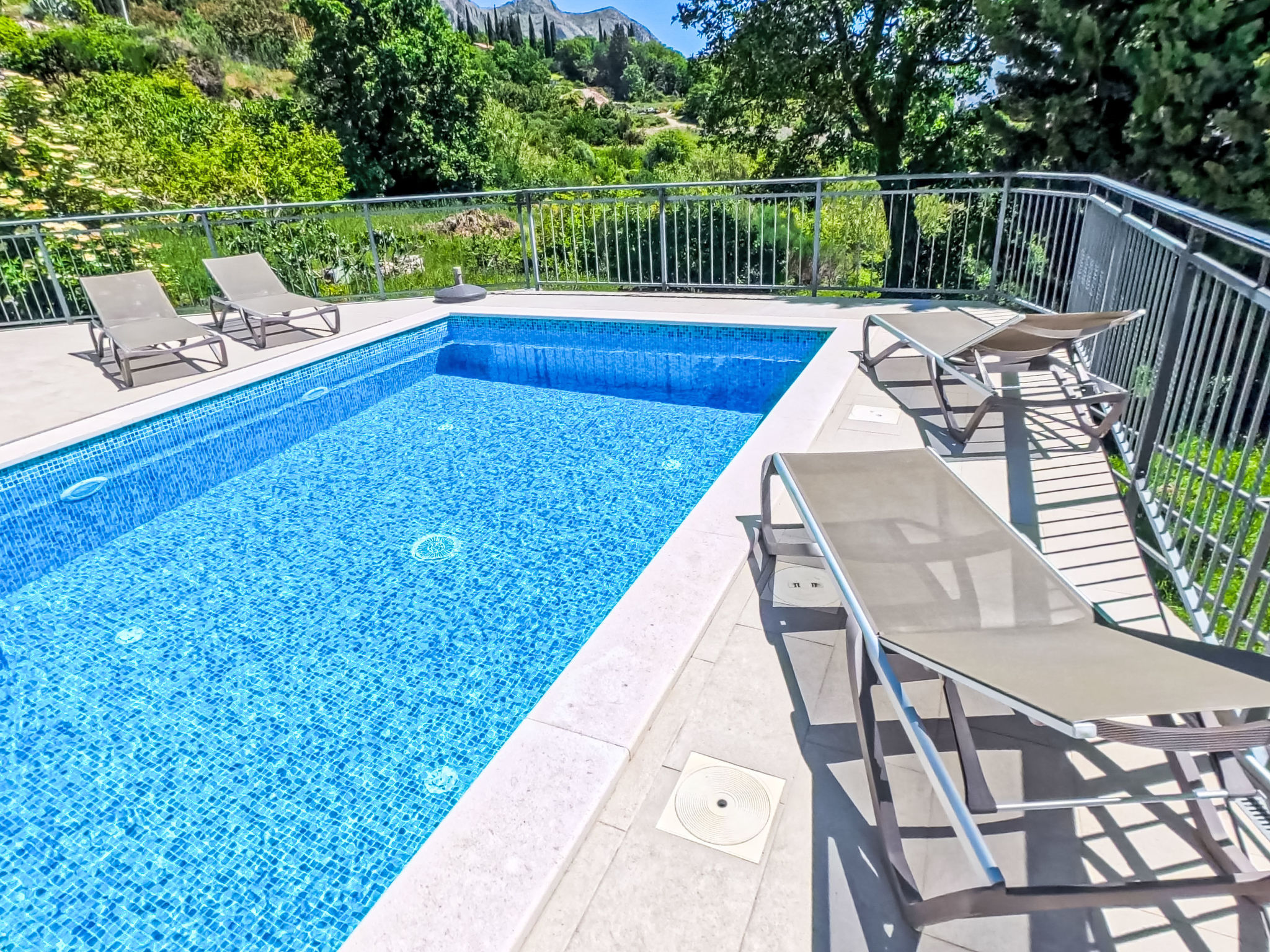 Villa Mambo - Draußen
