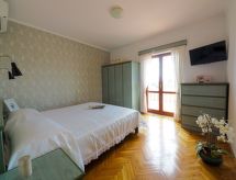 Villa "Antonija" mit Garten, Grill und Terrasse