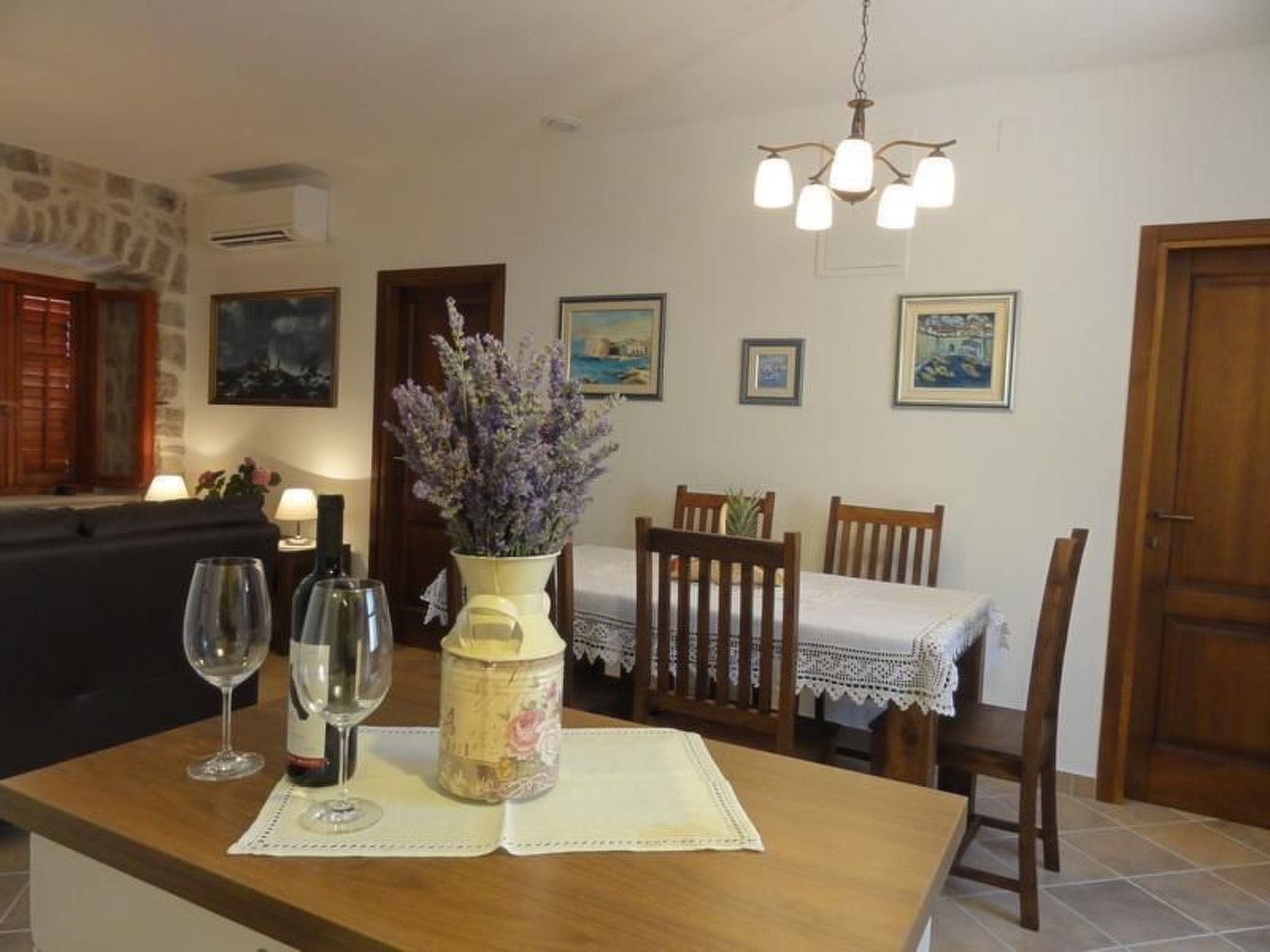 Stilvolles Ferienhaus mit Terrasse und Pool in ländlicher Lage in der Nähe von-Image-tags.info