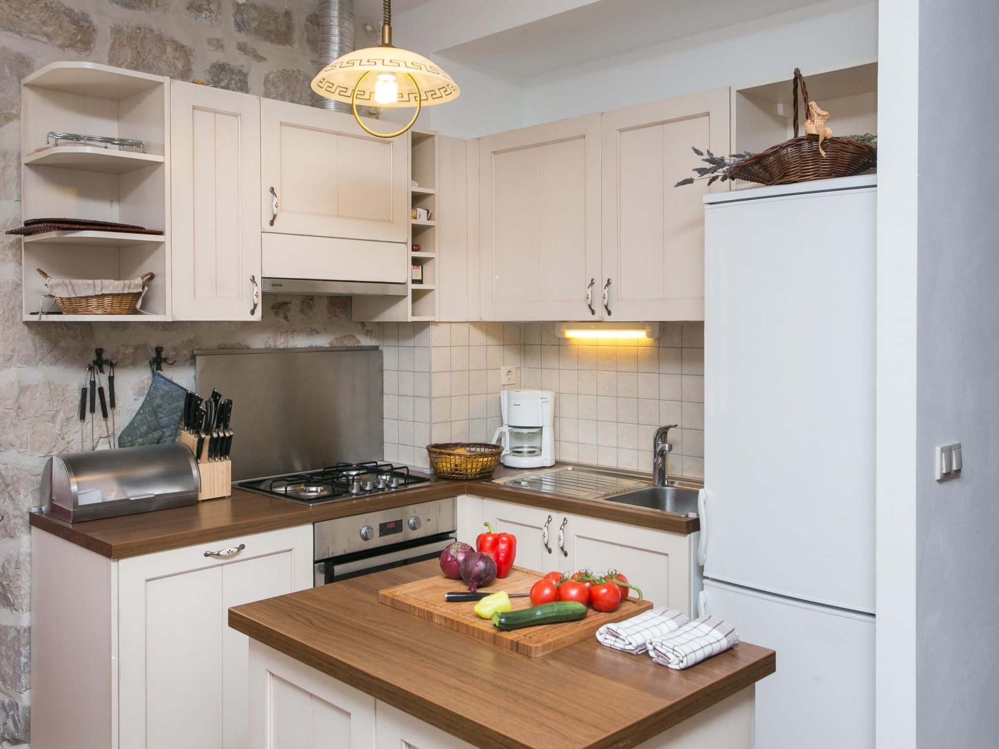 Stilvolles Ferienhaus mit Terrasse und Pool in ländlicher Lage in der Nähe von-Image-tags.info