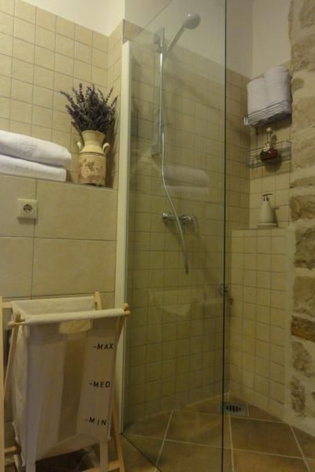 Stilvolles Ferienhaus mit Terrasse und Pool in ländlicher Lage in der Nähe von-Image-tags.info