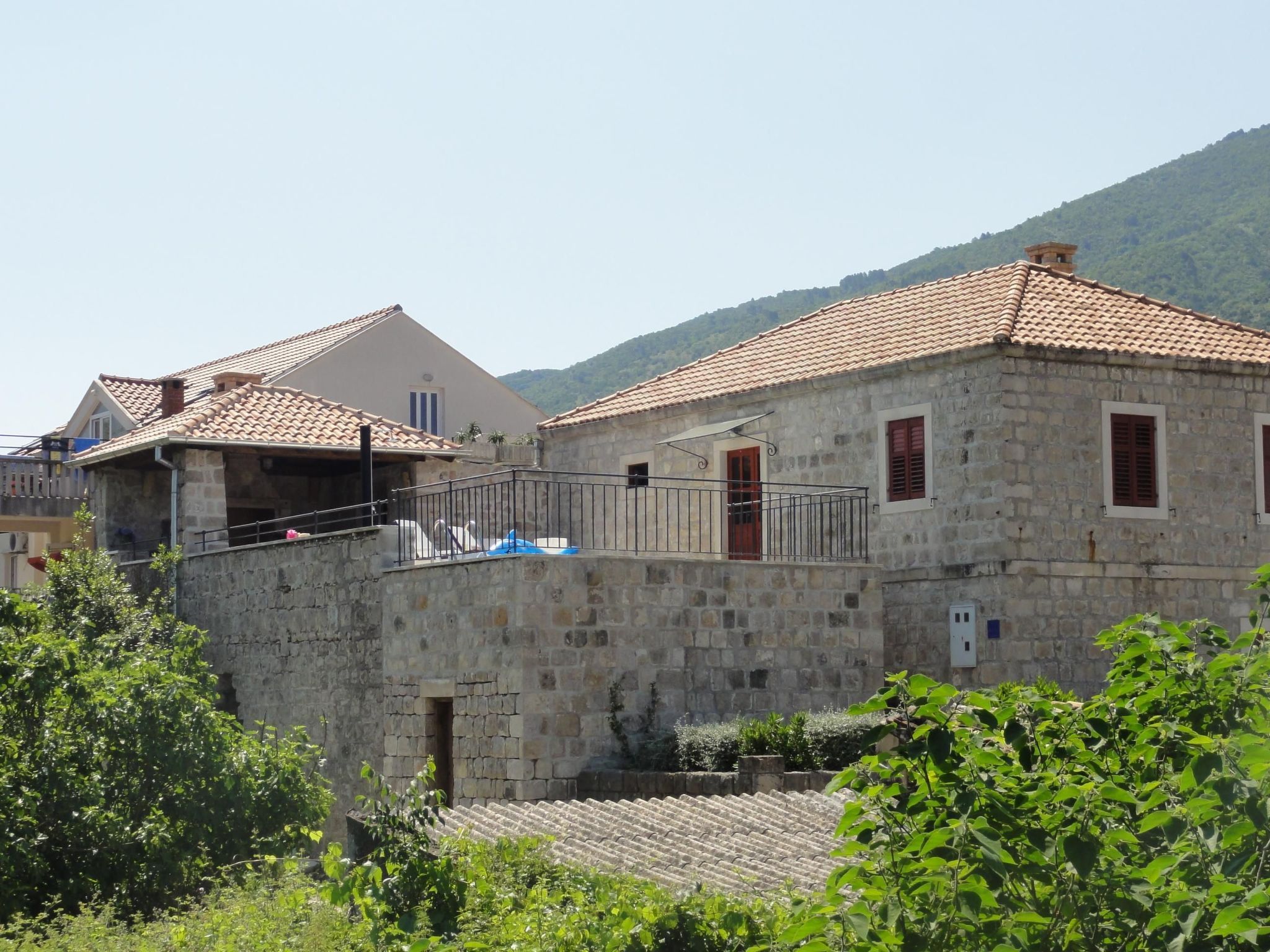 Stilvolles Ferienhaus mit Terrasse und Pool in ländlicher Lage in der Nähe von-Buiten