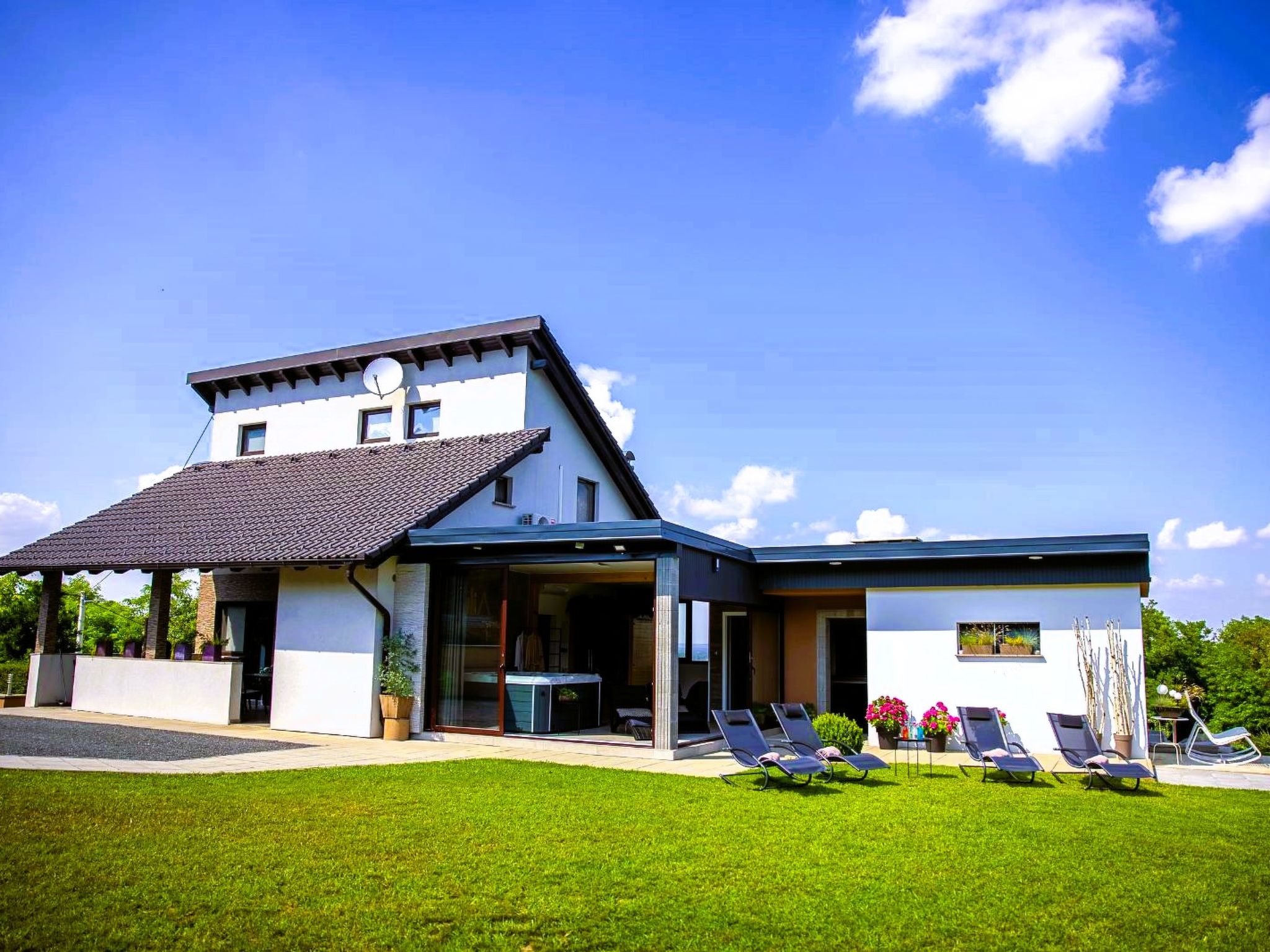 House AdaliA - Image 2