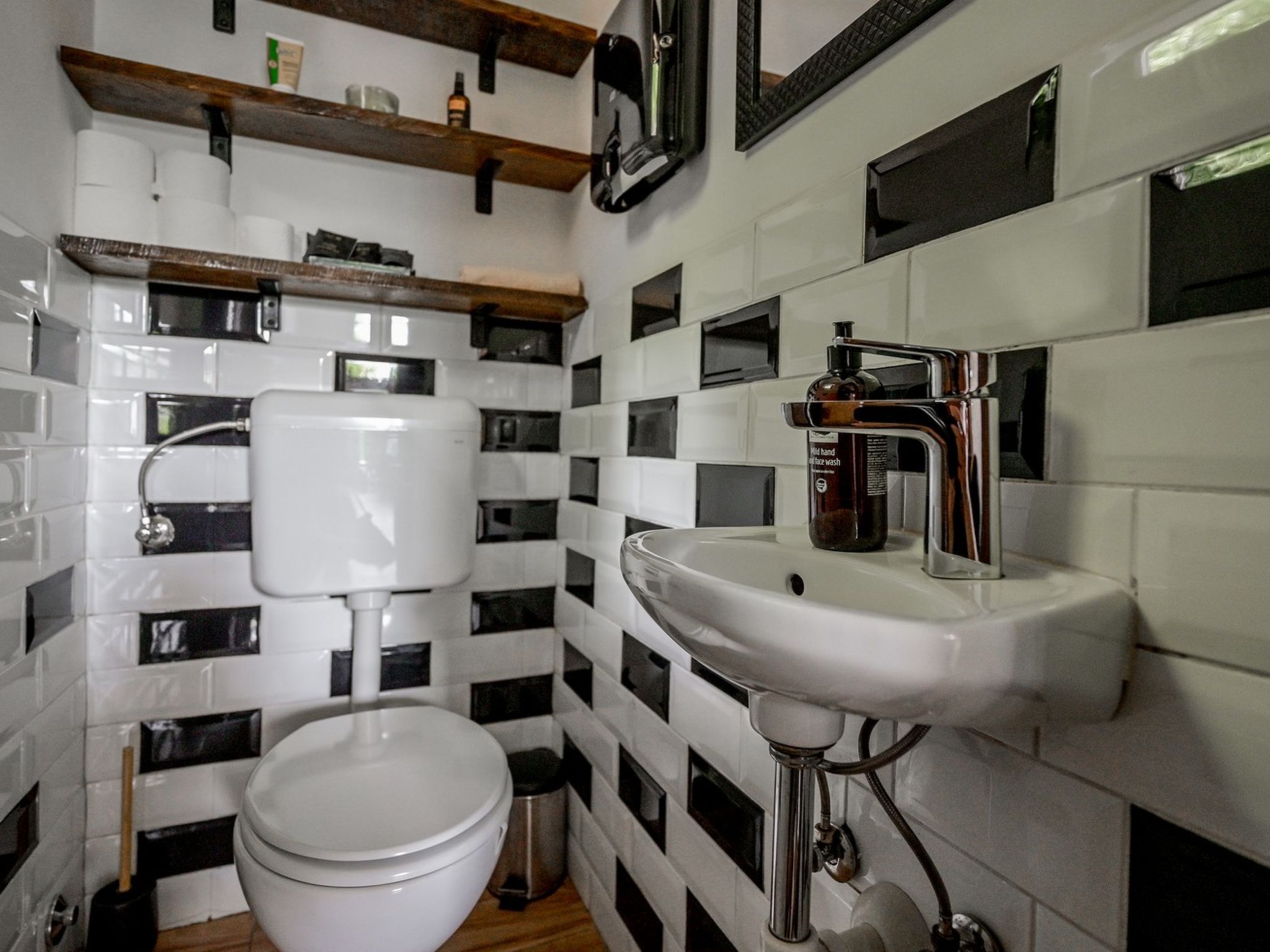 House Imanje Pijevci-Binnen