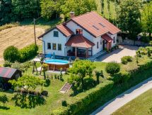 Huis Sofija in Vrtlinovec: privézwembad en tuin voor 6 personen - thumbnail 1