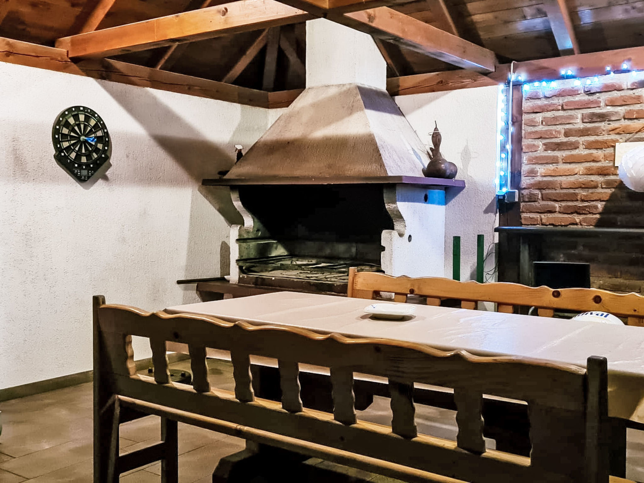 Hütte mit Garten, Grill und Terrasse - Inside