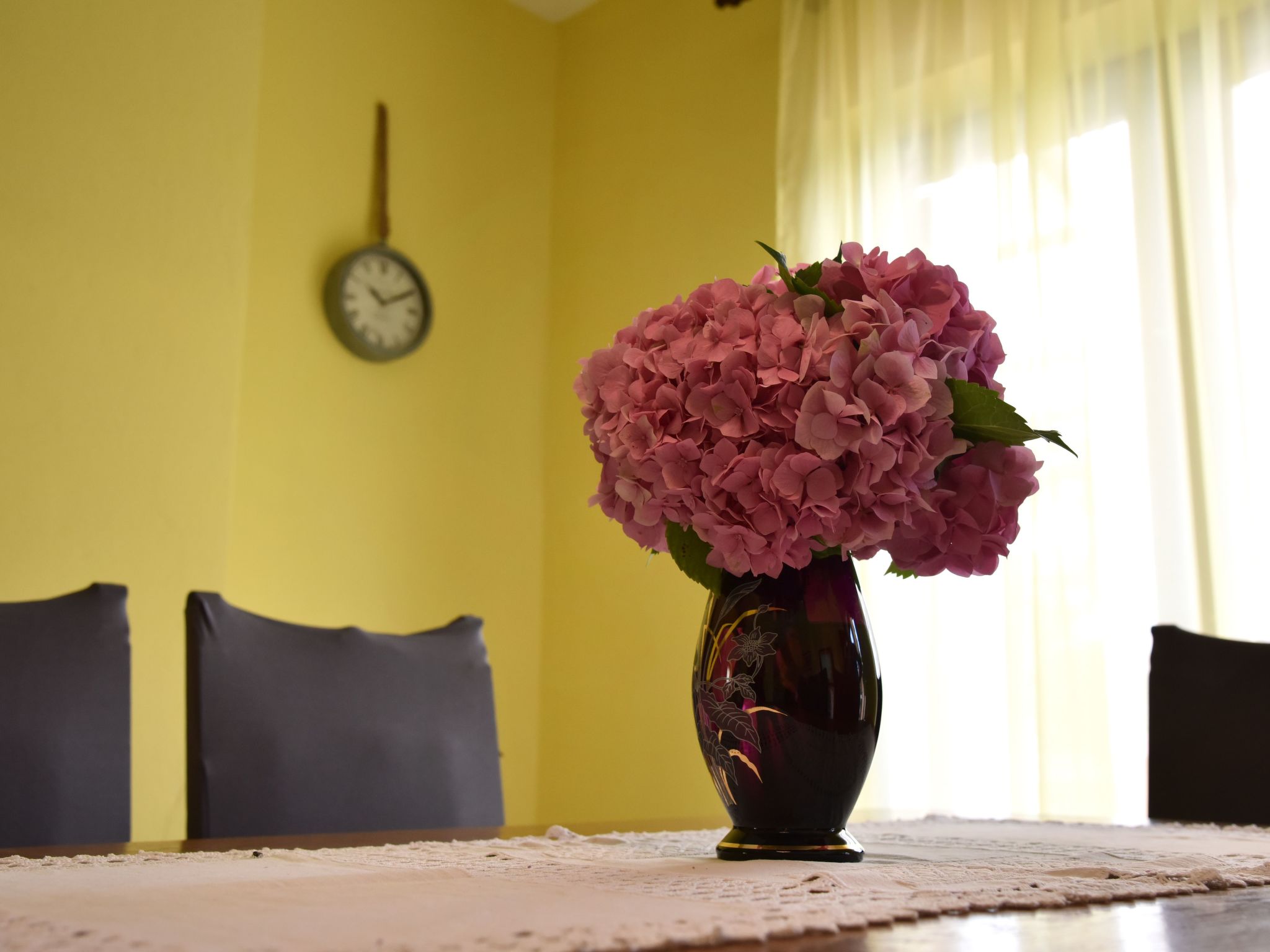 Hütte mit Garten, Grill und Terrasse-Inside