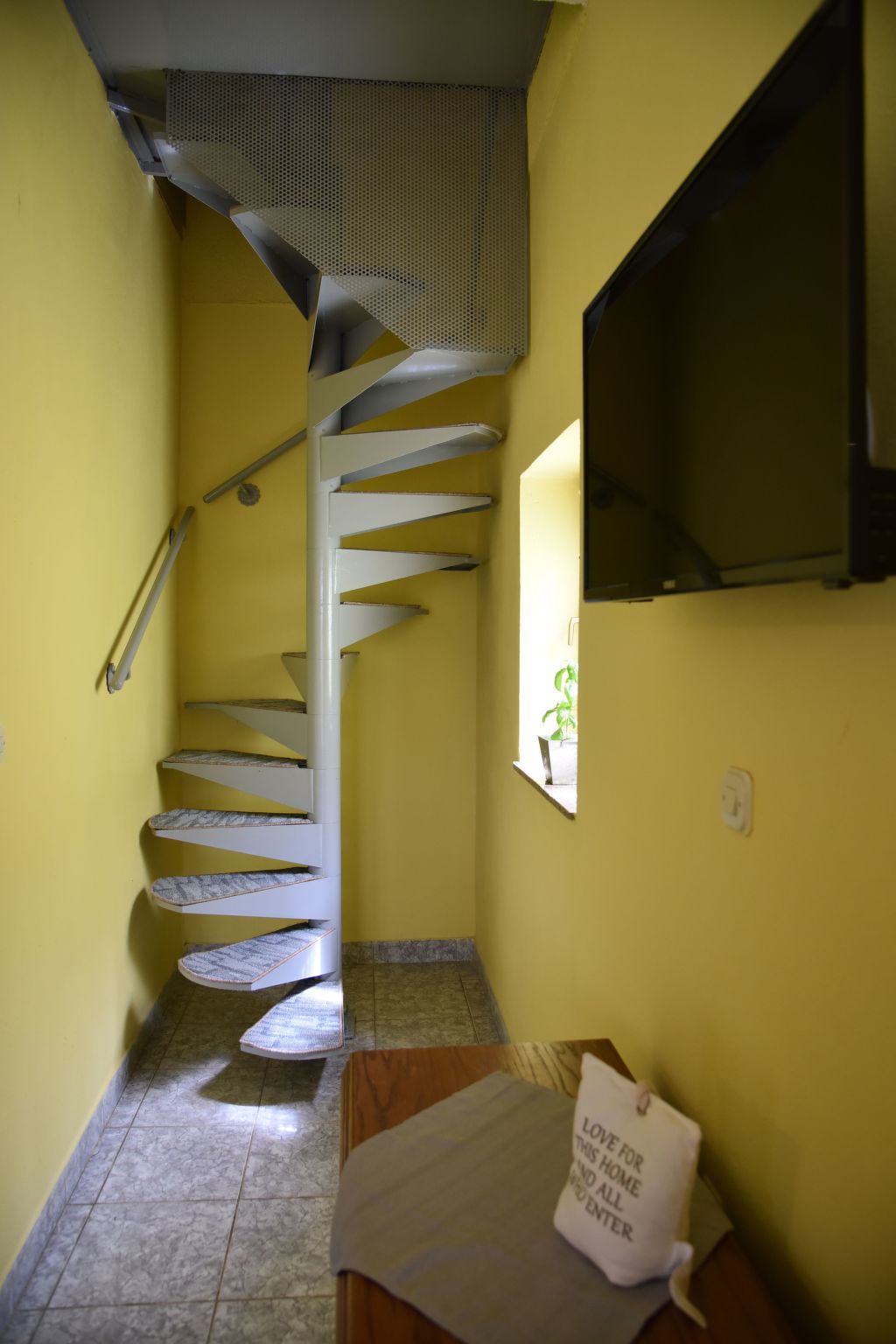 Hütte mit Garten, Grill und Terrasse-Inside