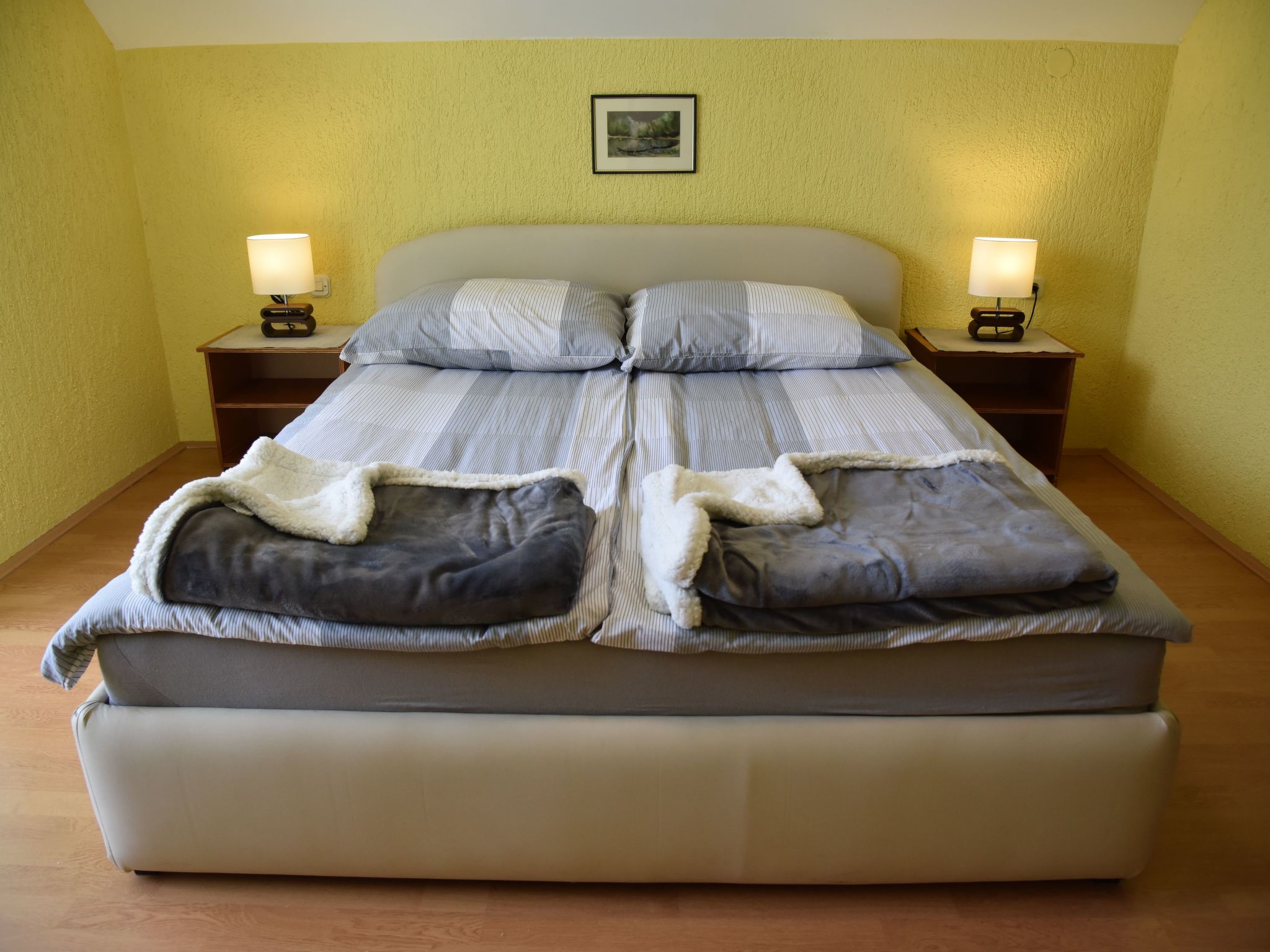 Hütte mit Garten, Grill und Terrasse-Inside