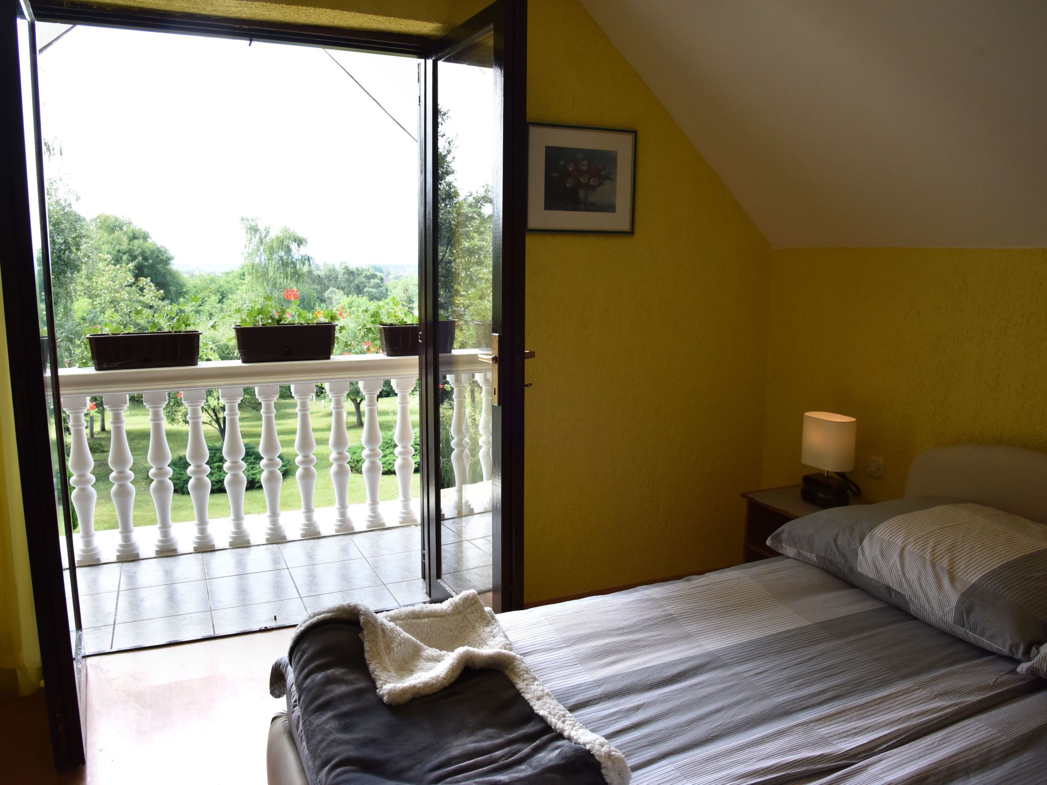 Hütte mit Garten, Grill und Terrasse-Inside