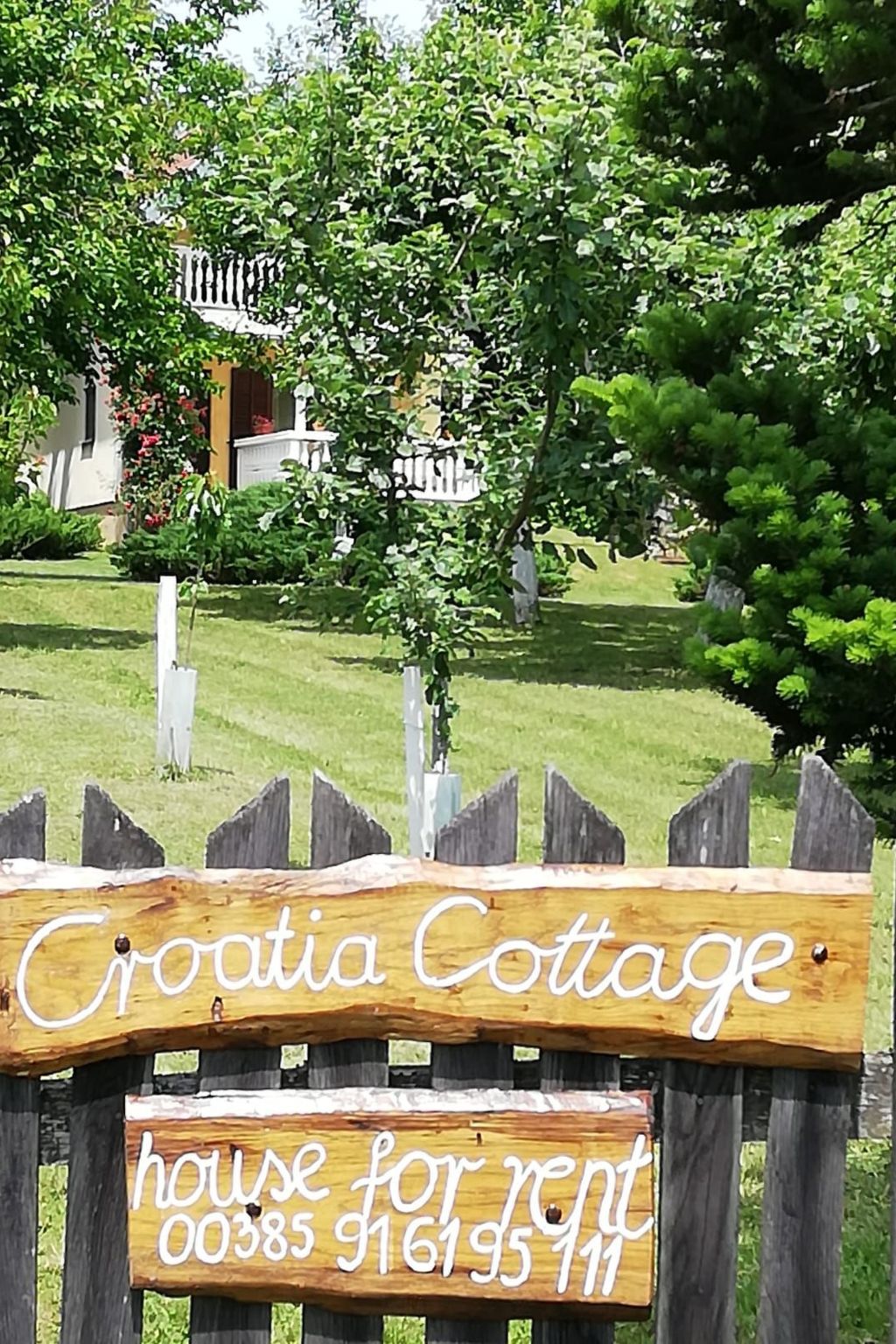 Hütte mit Garten, Grill und Terrasse-Image-tags.info