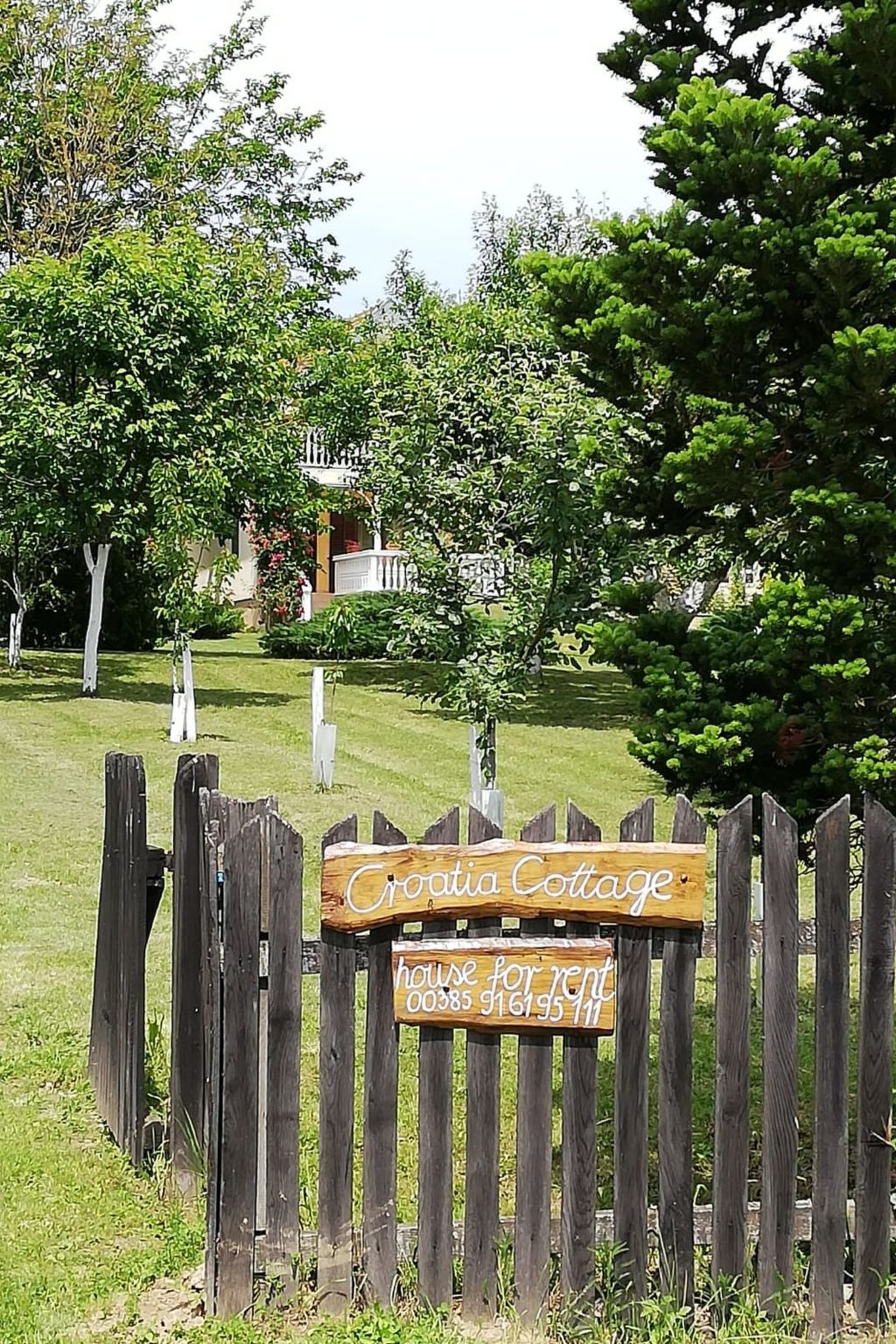 Hütte mit Garten, Grill und Terrasse-Image-tags.info