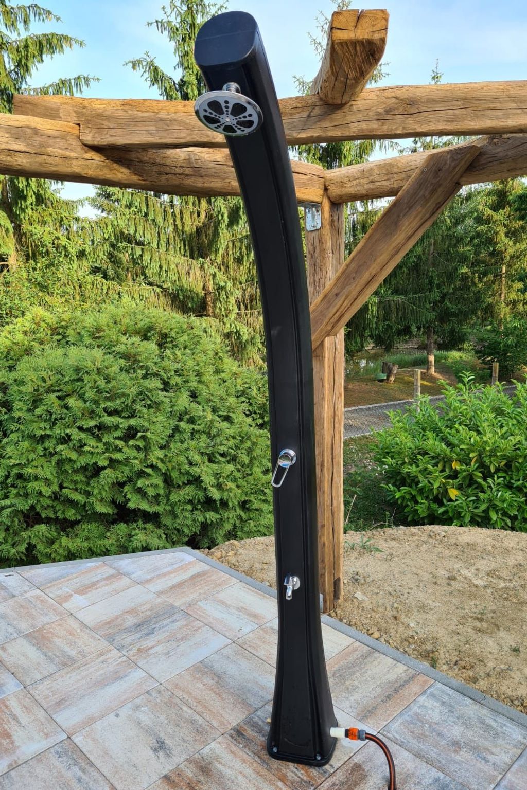 Hütte mit Garten, Grill und Terrasse-Image-tags.info