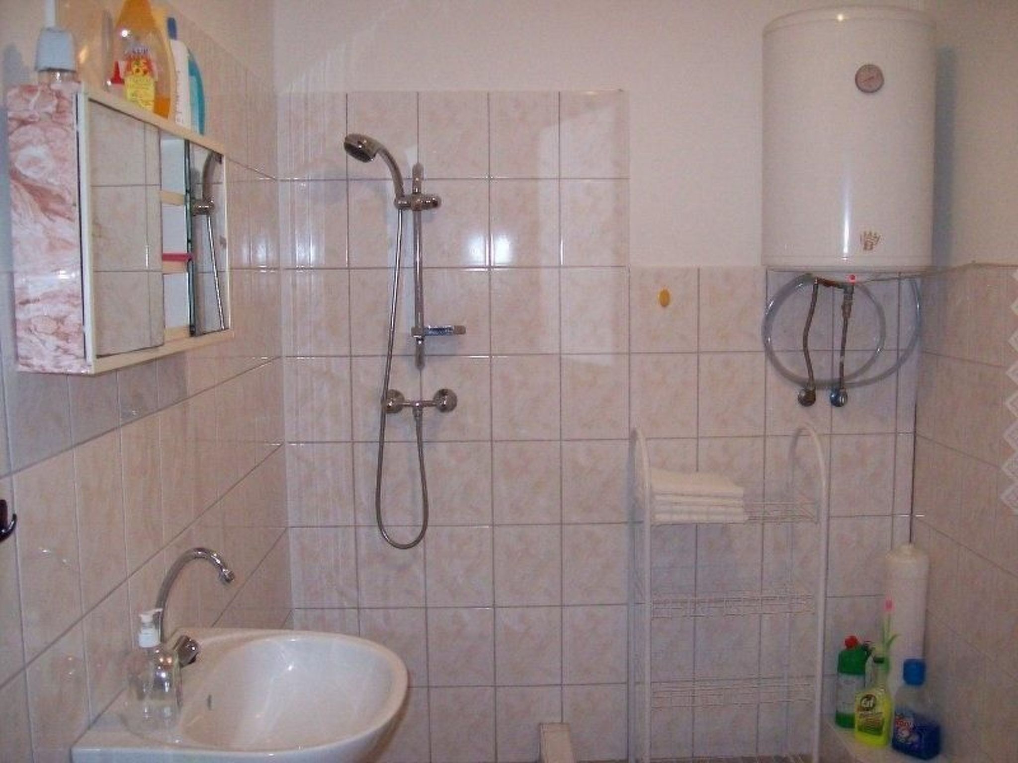 Schönes Holzhaus in Balatonfokajár-Image-tags.info