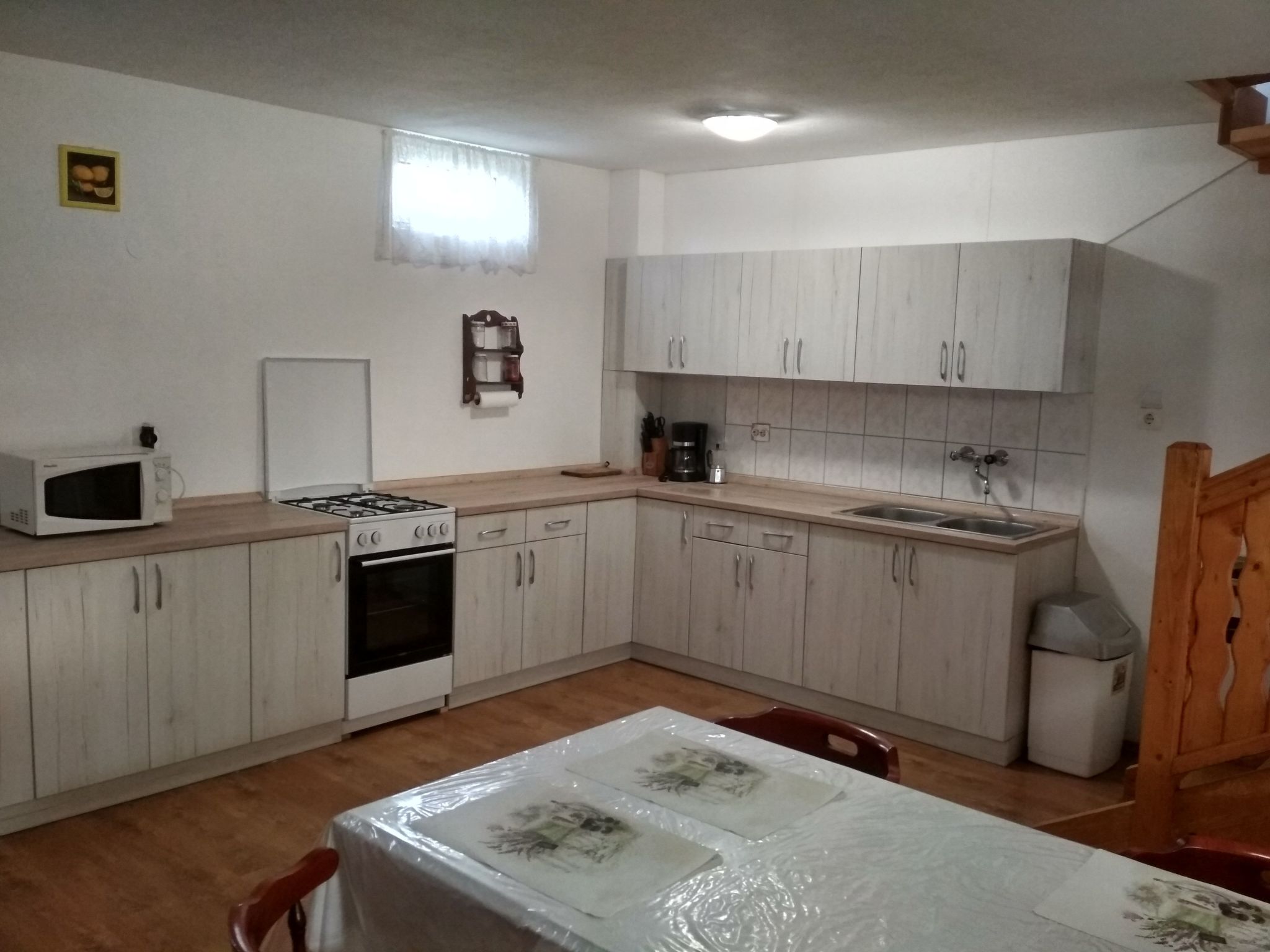 Mit Garten, Terrasse und Gartenpavillon-Drinnen