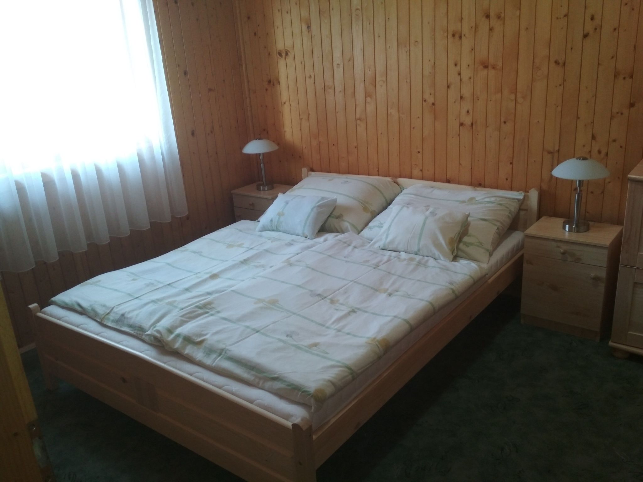 Mit Garten, Terrasse und Gartenpavillon-Drinnen