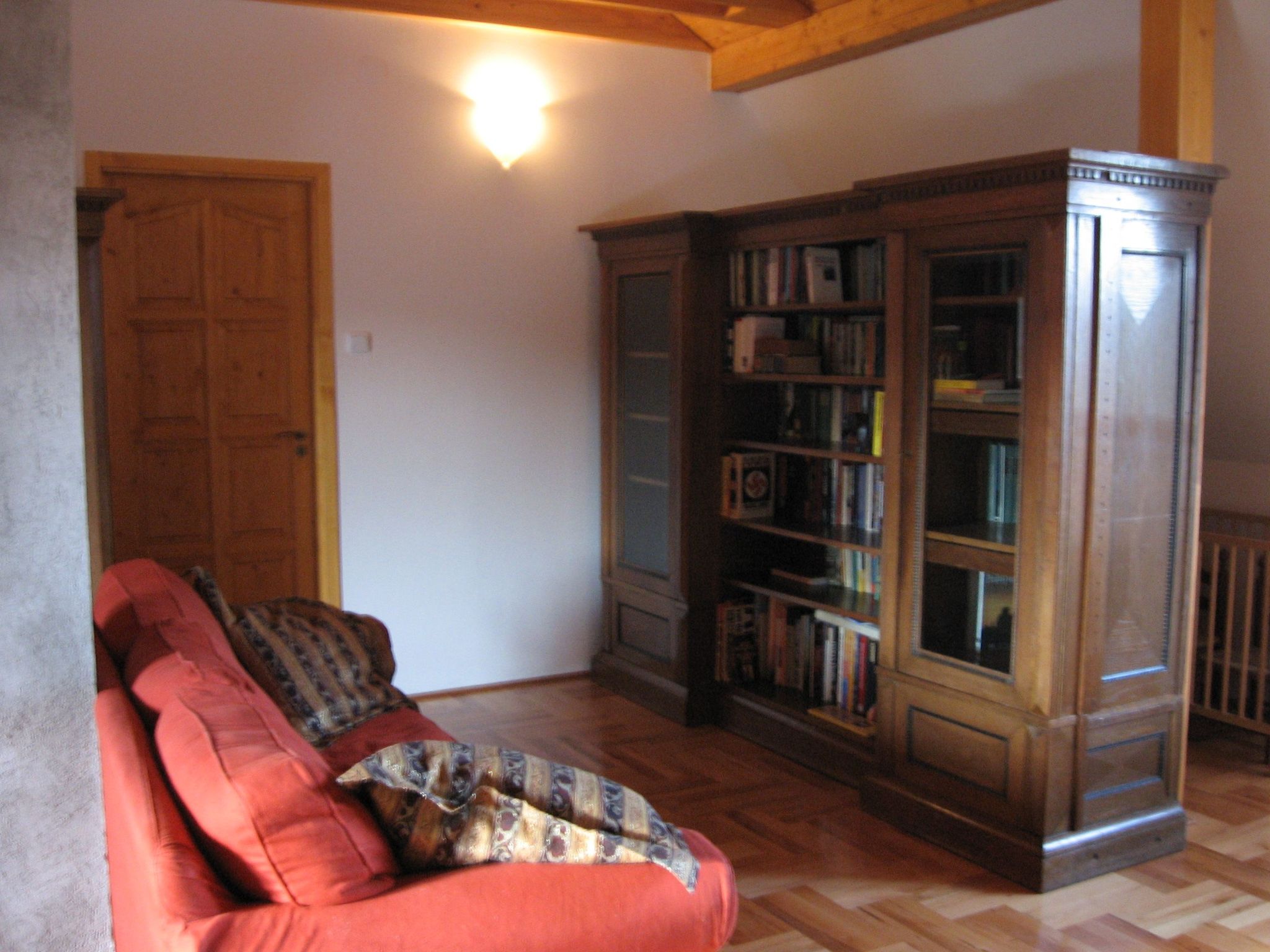 Mit biologischem Schwimmteich-Drinnen