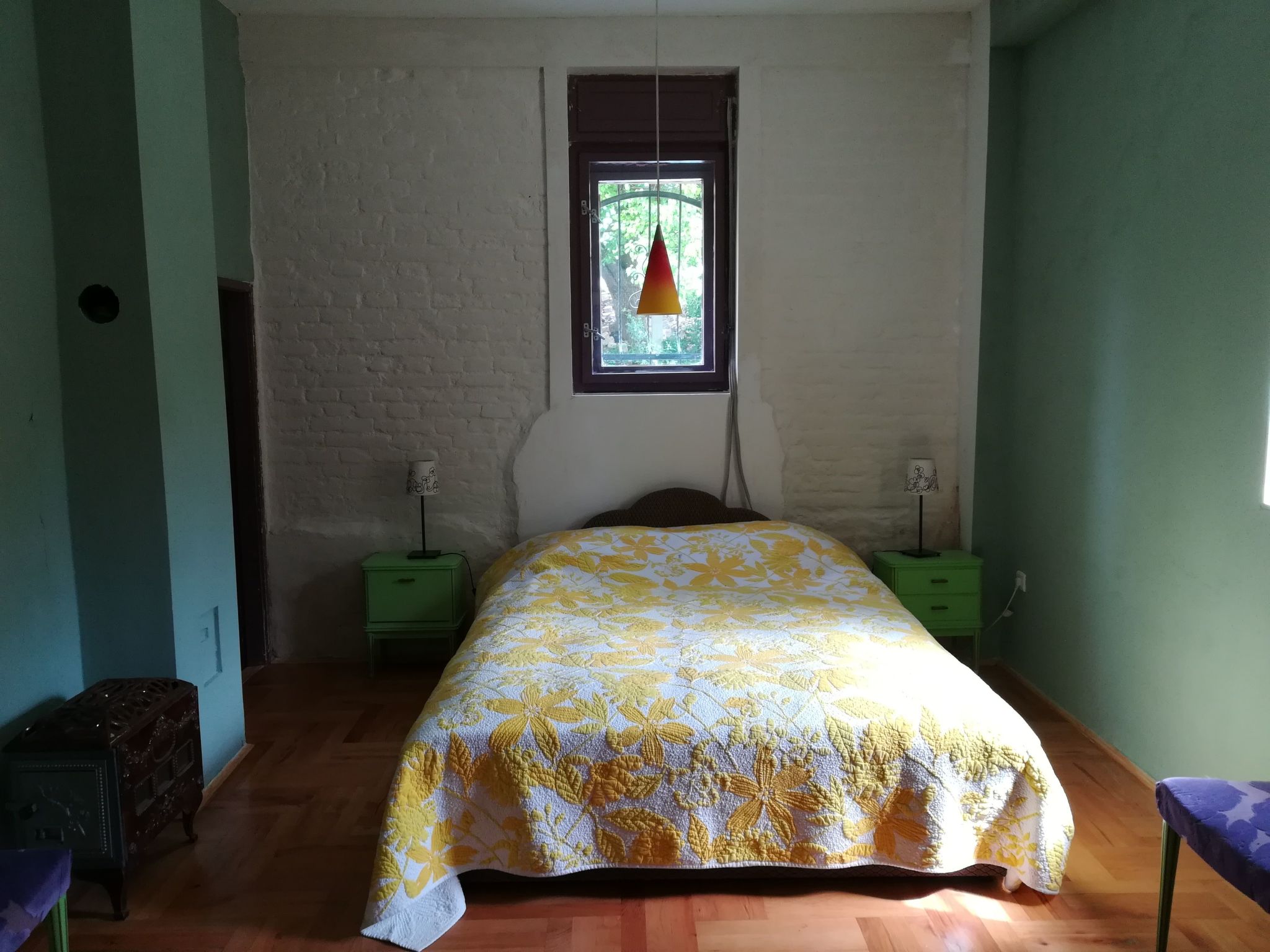 Mit biologischem Schwimmteich-Drinnen