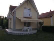 Vrijstaand huis met 2 badkamers, tuin & overdekt terras nabij Dombóvár - thumbnail 1