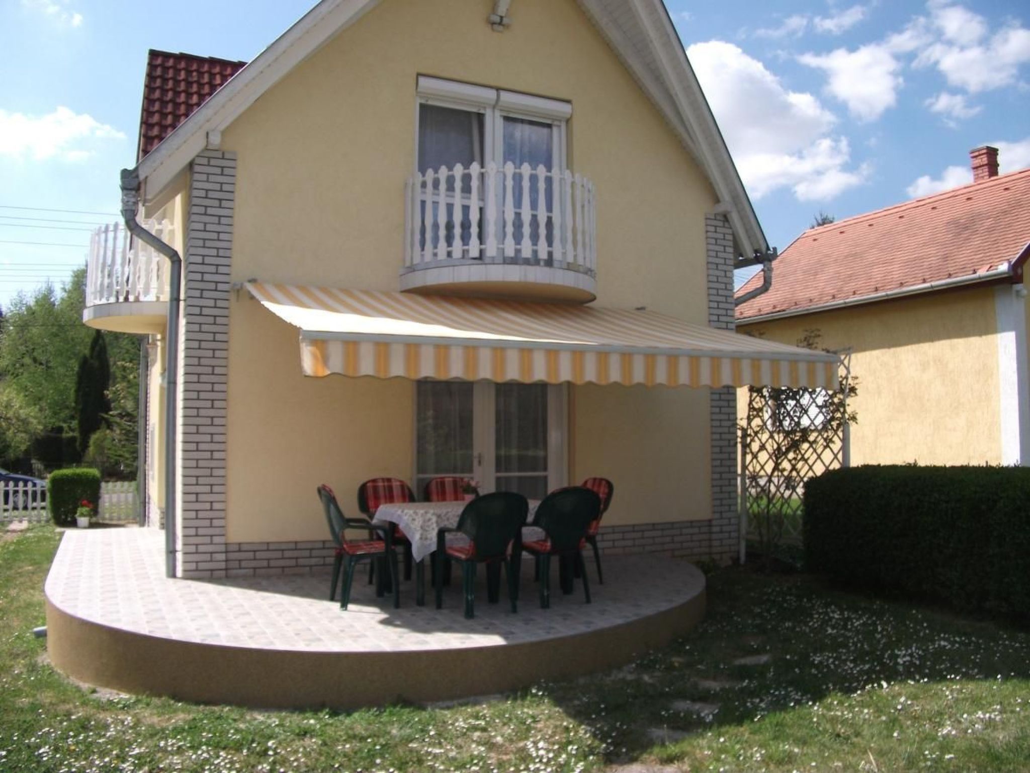 Maison de vacances mit Terrassen, Balkonen sowie Parkplatz *****, Dombóvár