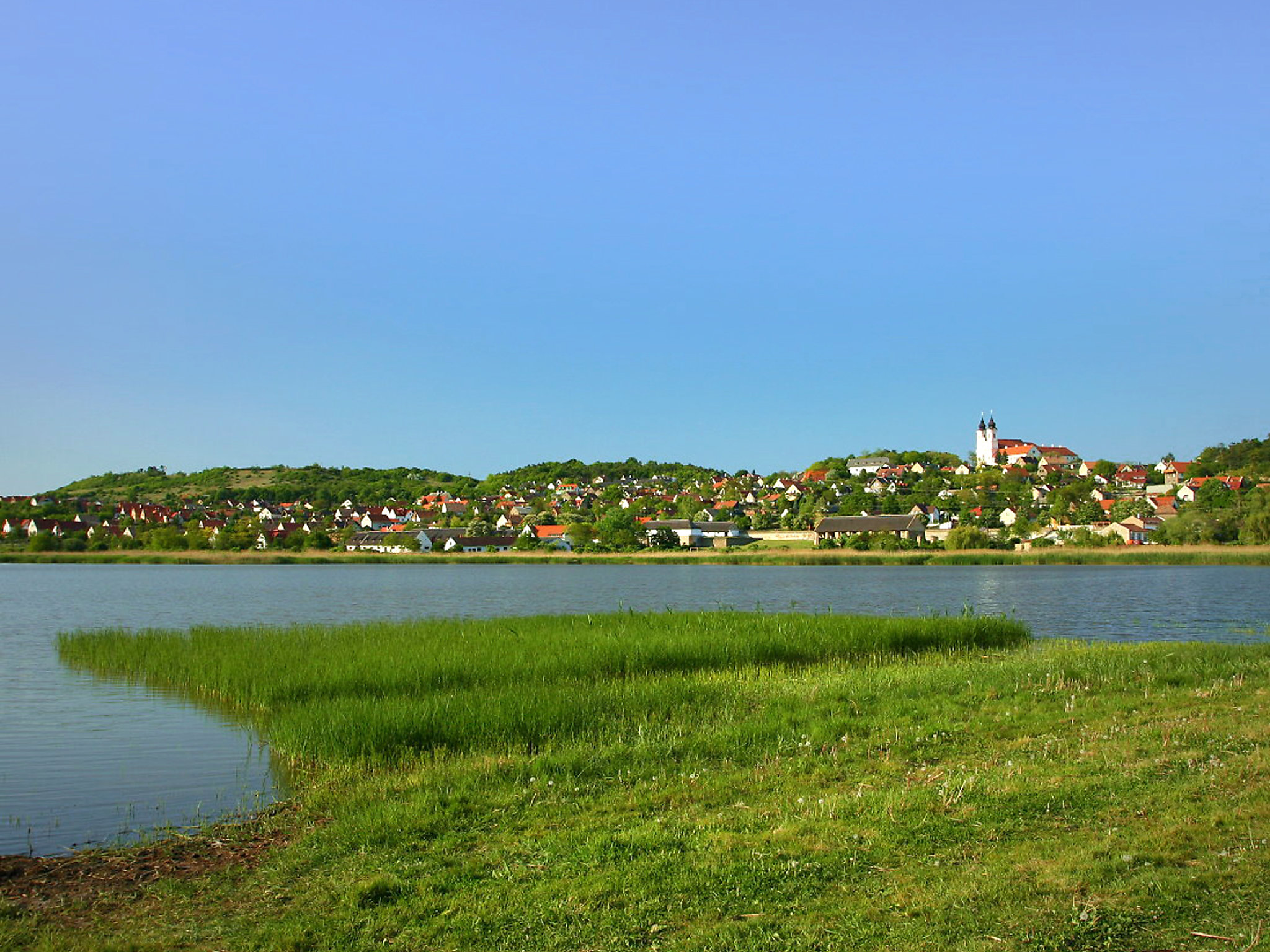 Lago - Outside