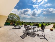 Vrijstaand vakantiehuis met grote tuin op 800m van centrum Cserszegtomaj - thumbnail 5