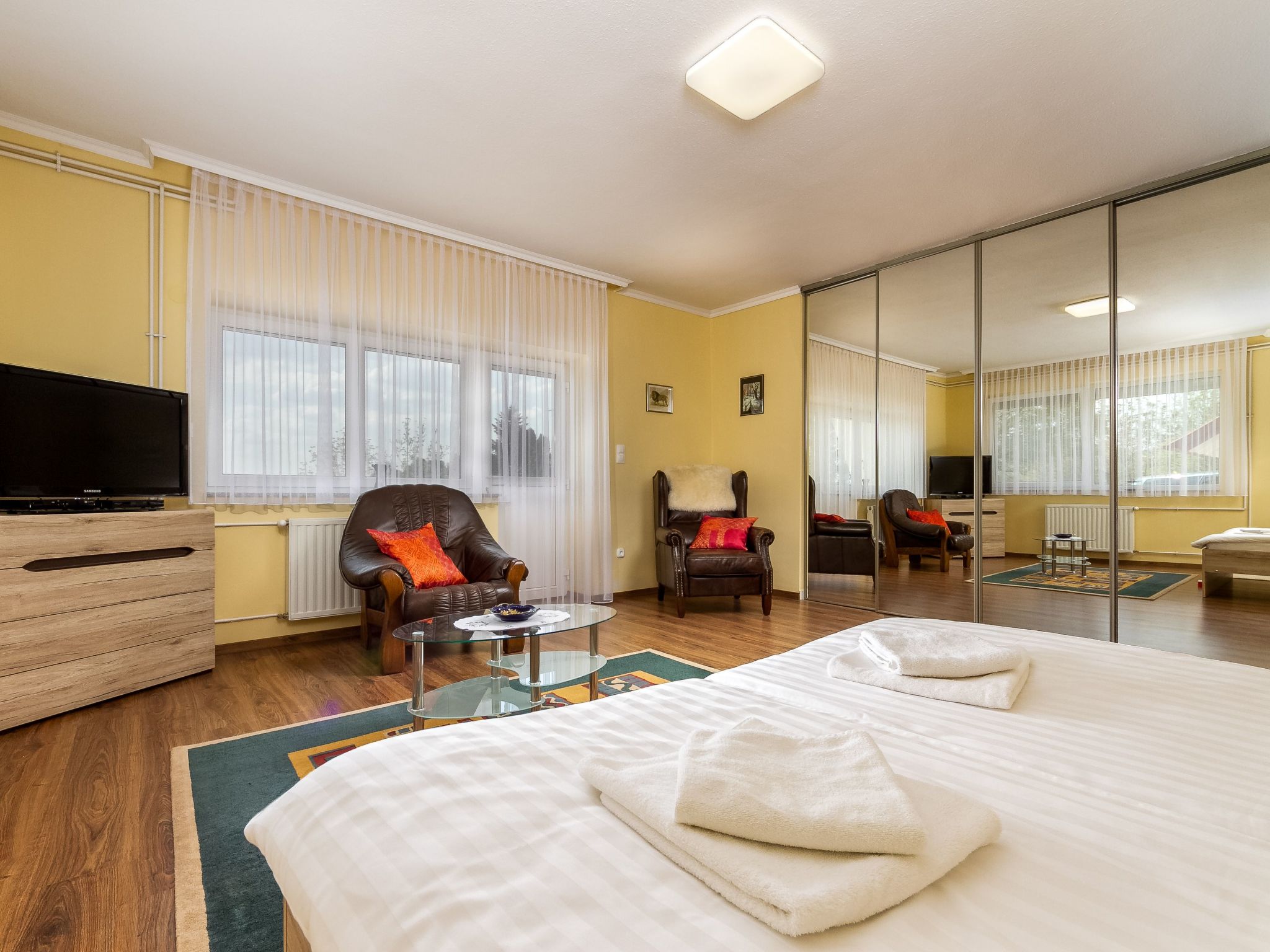 Auf großem Gartengrundstück-Image-tags.info