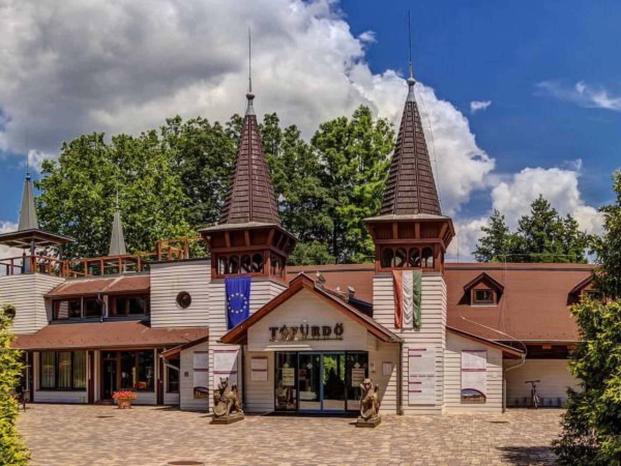 Auf großem Gartengrundstück-Image-tags.info