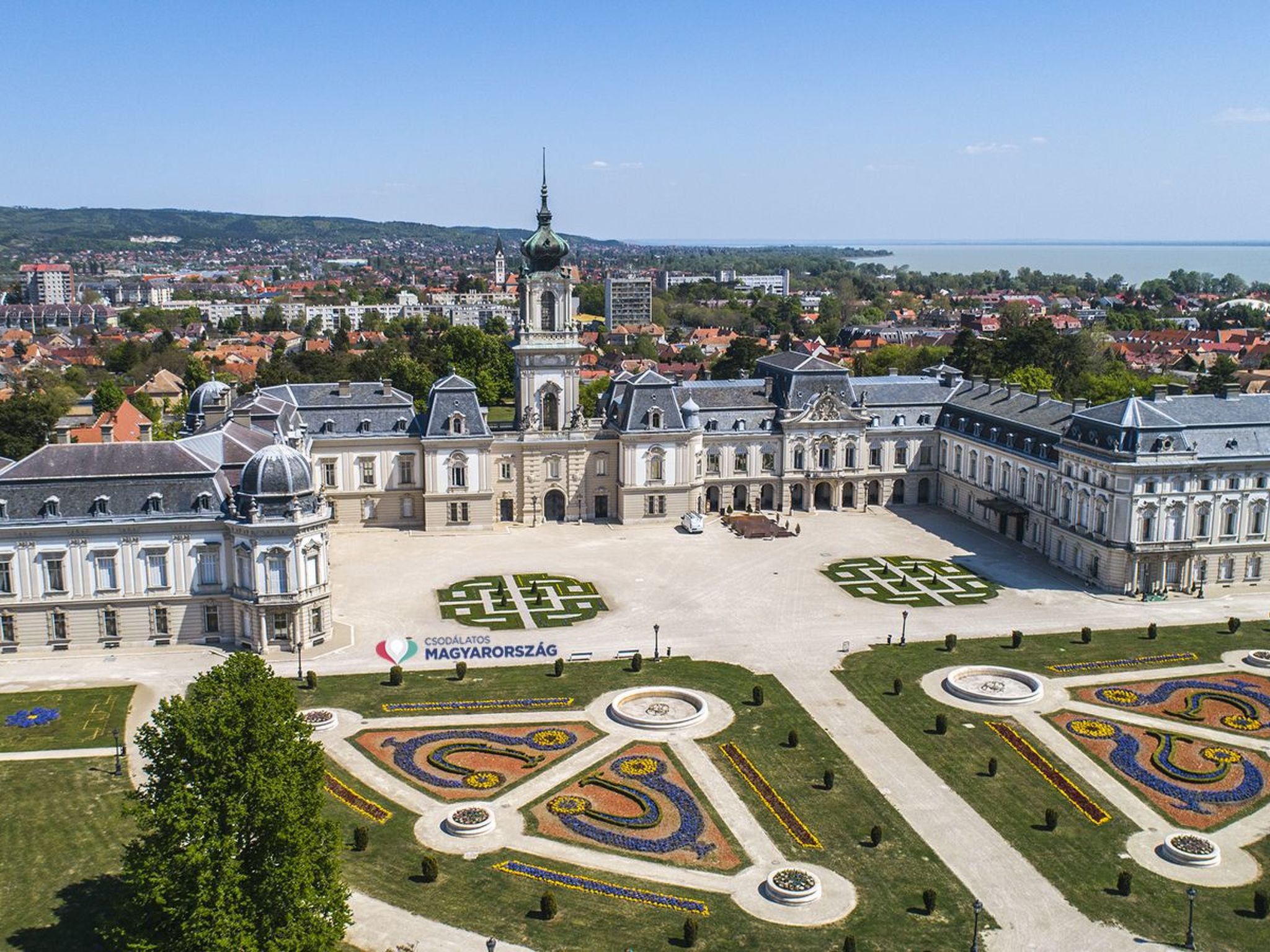 Auf großem Gartengrundstück-Image-tags.info