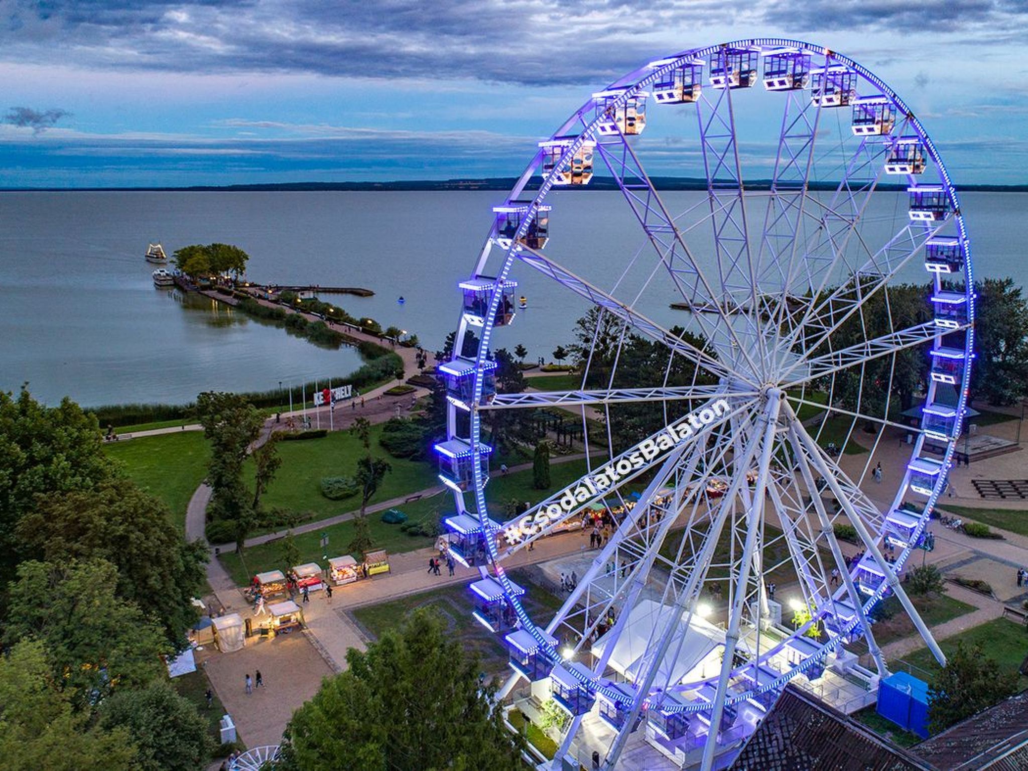 Auf großem Gartengrundstück-Image-tags.info