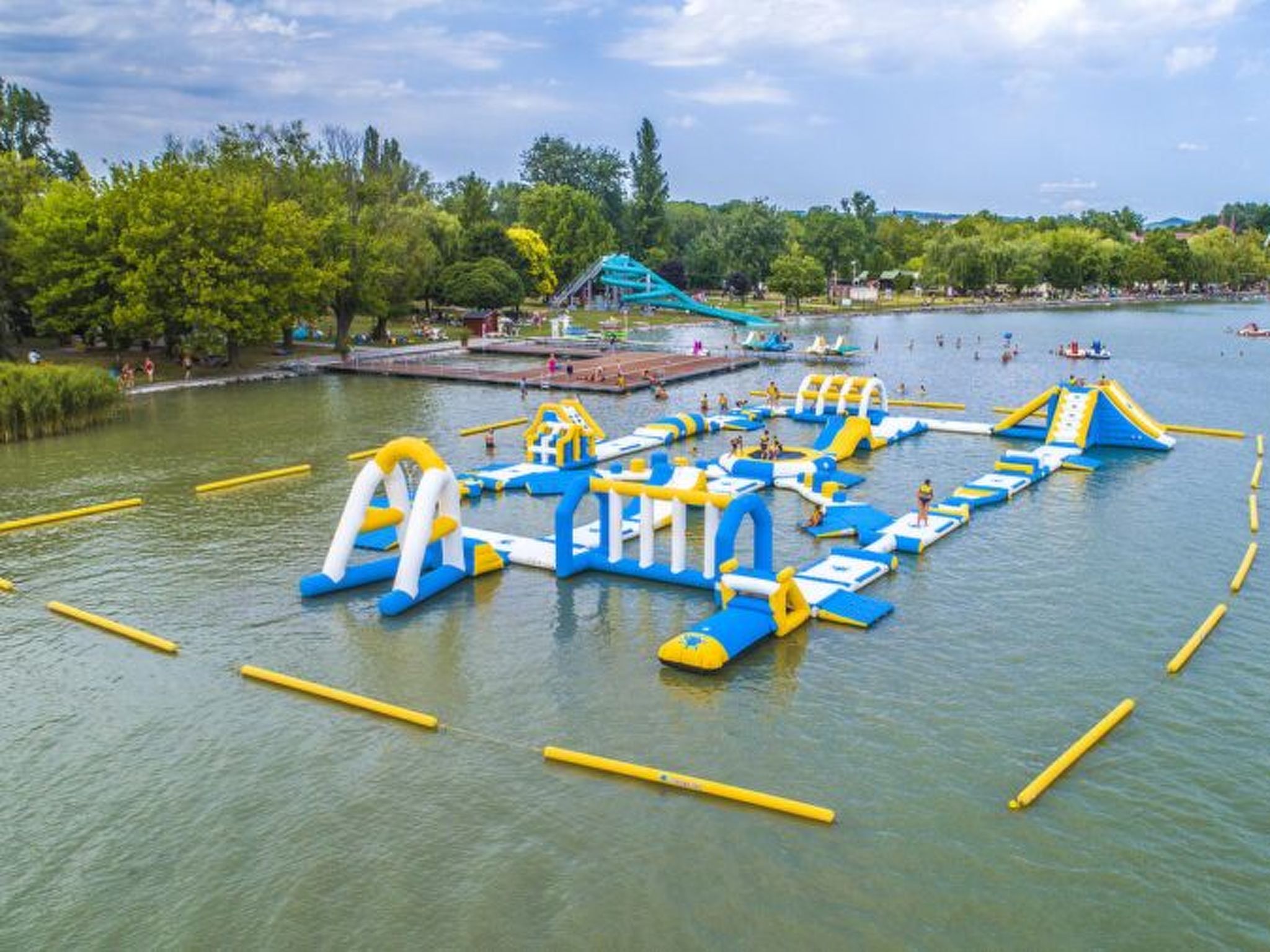 Auf großem Gartengrundstück-Image-tags.info