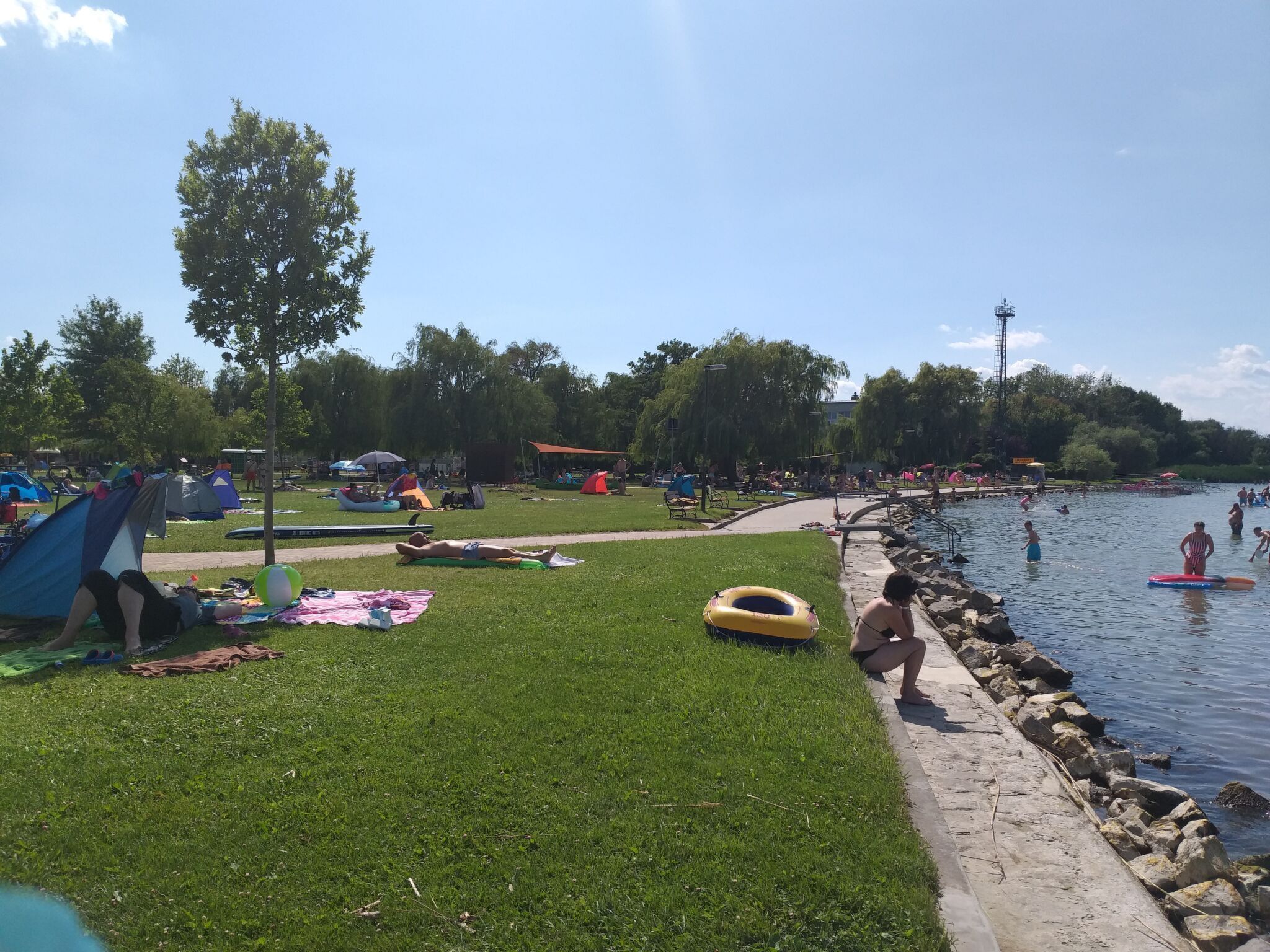 Auf großem Gartengrundstück-Image-tags.info