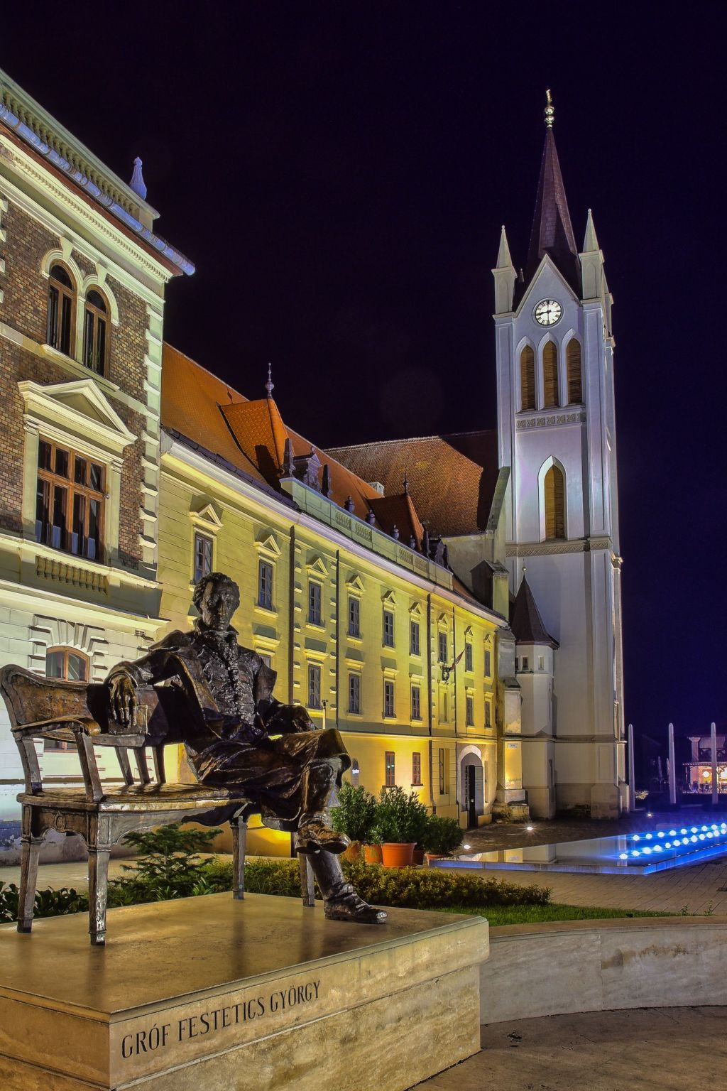 Auf großem Gartengrundstück-Image-tags.info
