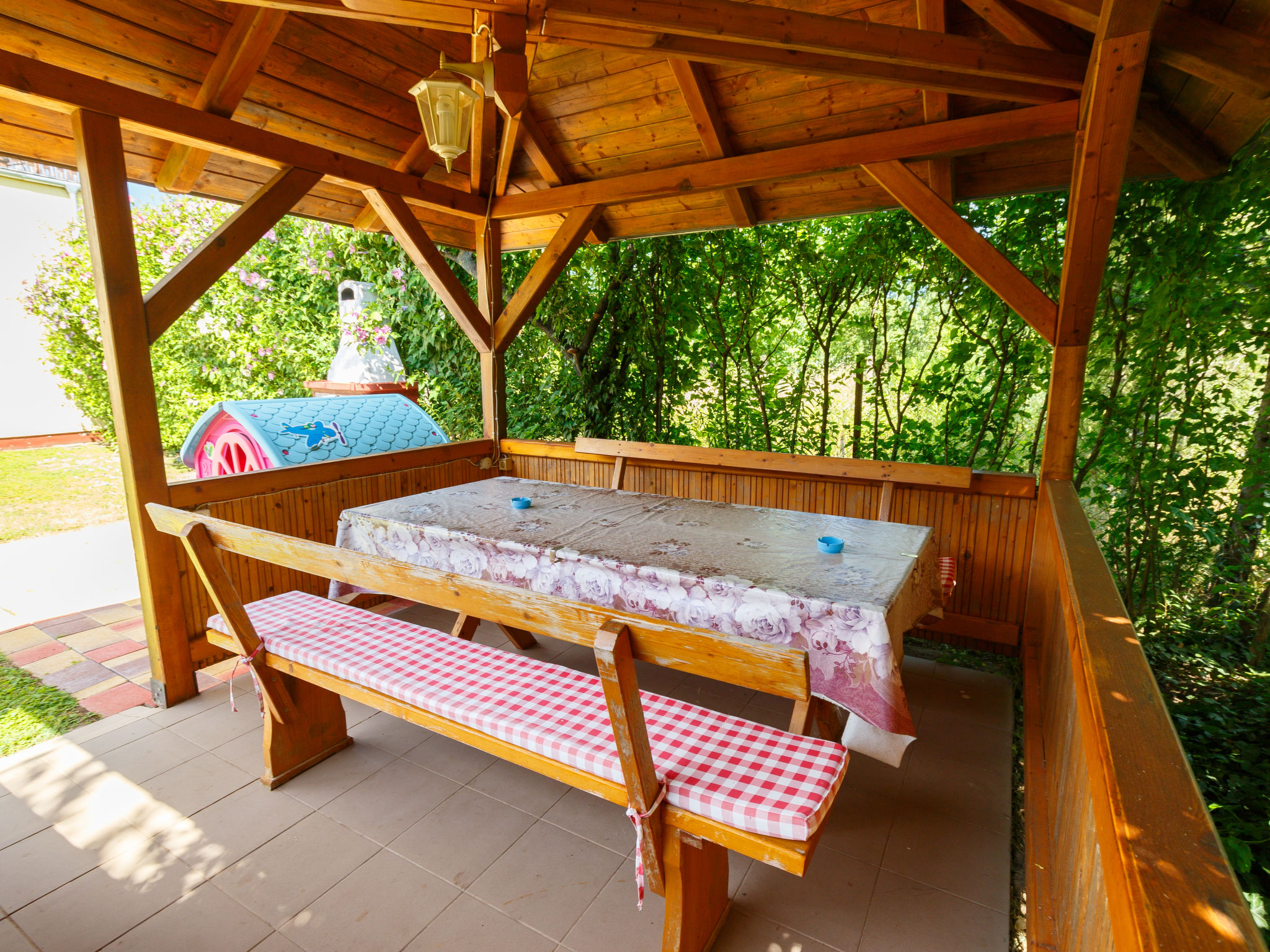 Maison Ilona – Cuisine et coin repas, photo 32 sur 35