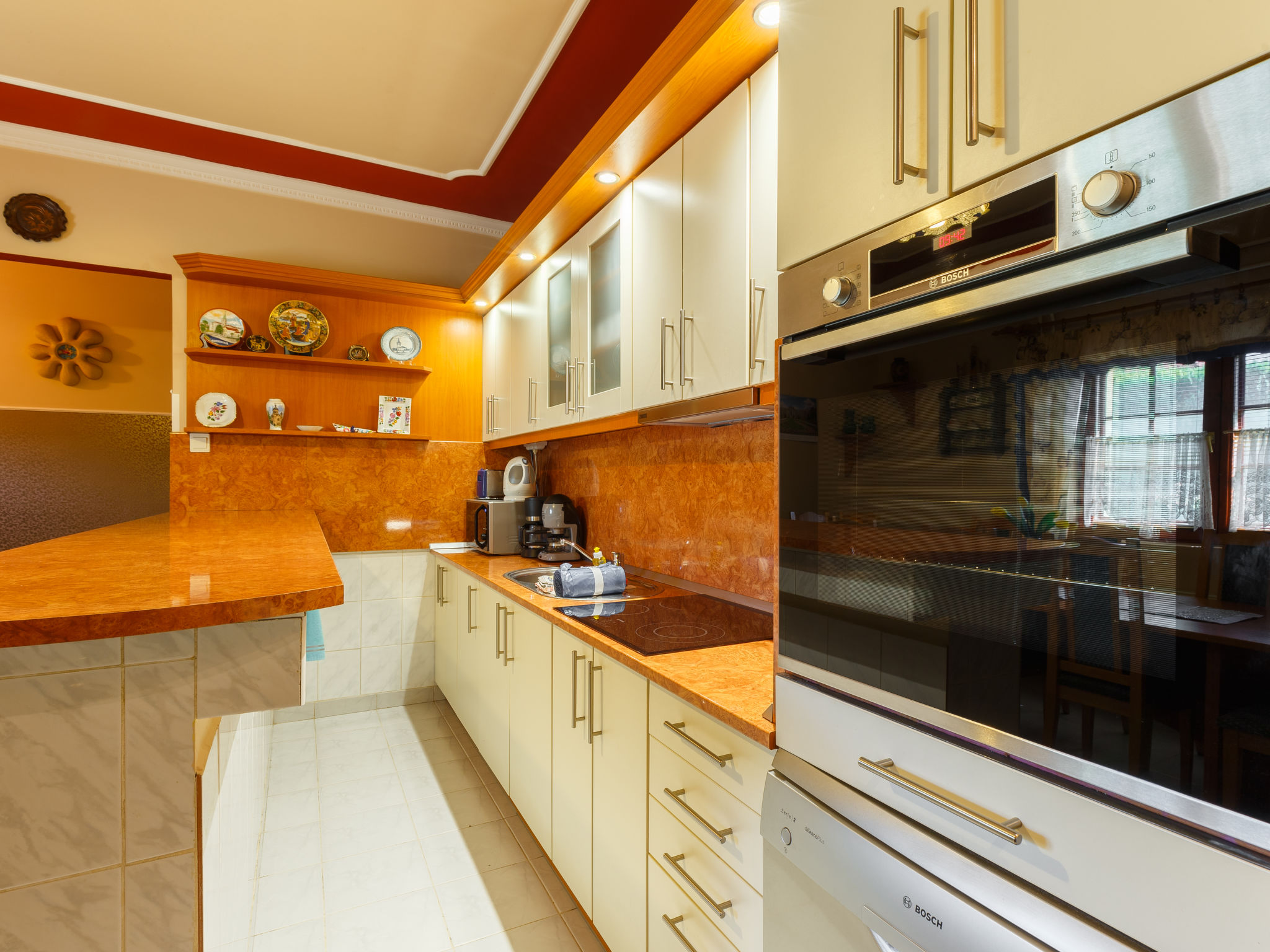 Maison Ilona – Cuisine et coin repas, photo 11 sur 35