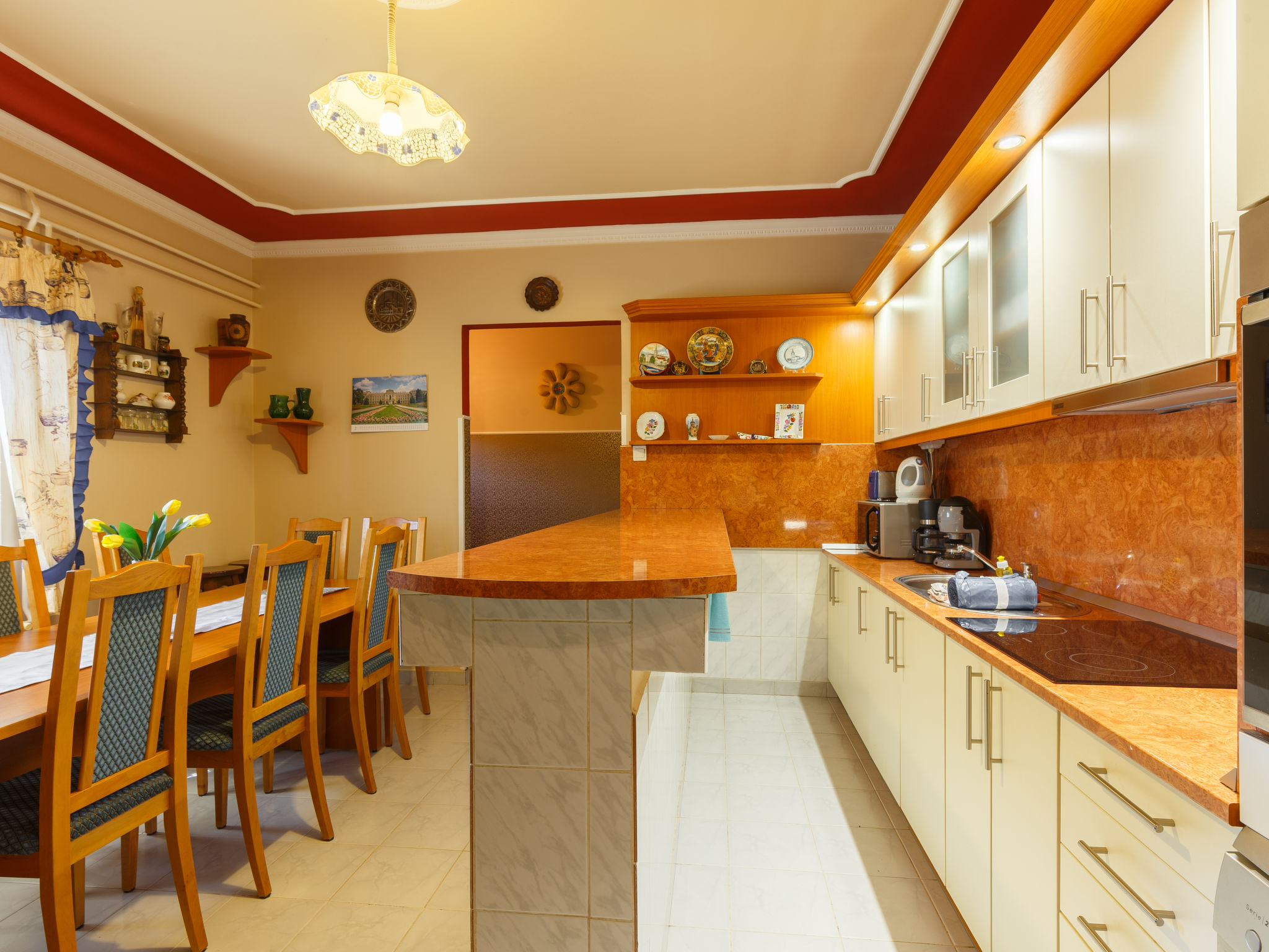 Maison Ilona – Cuisine et coin repas, photo 10 sur 35