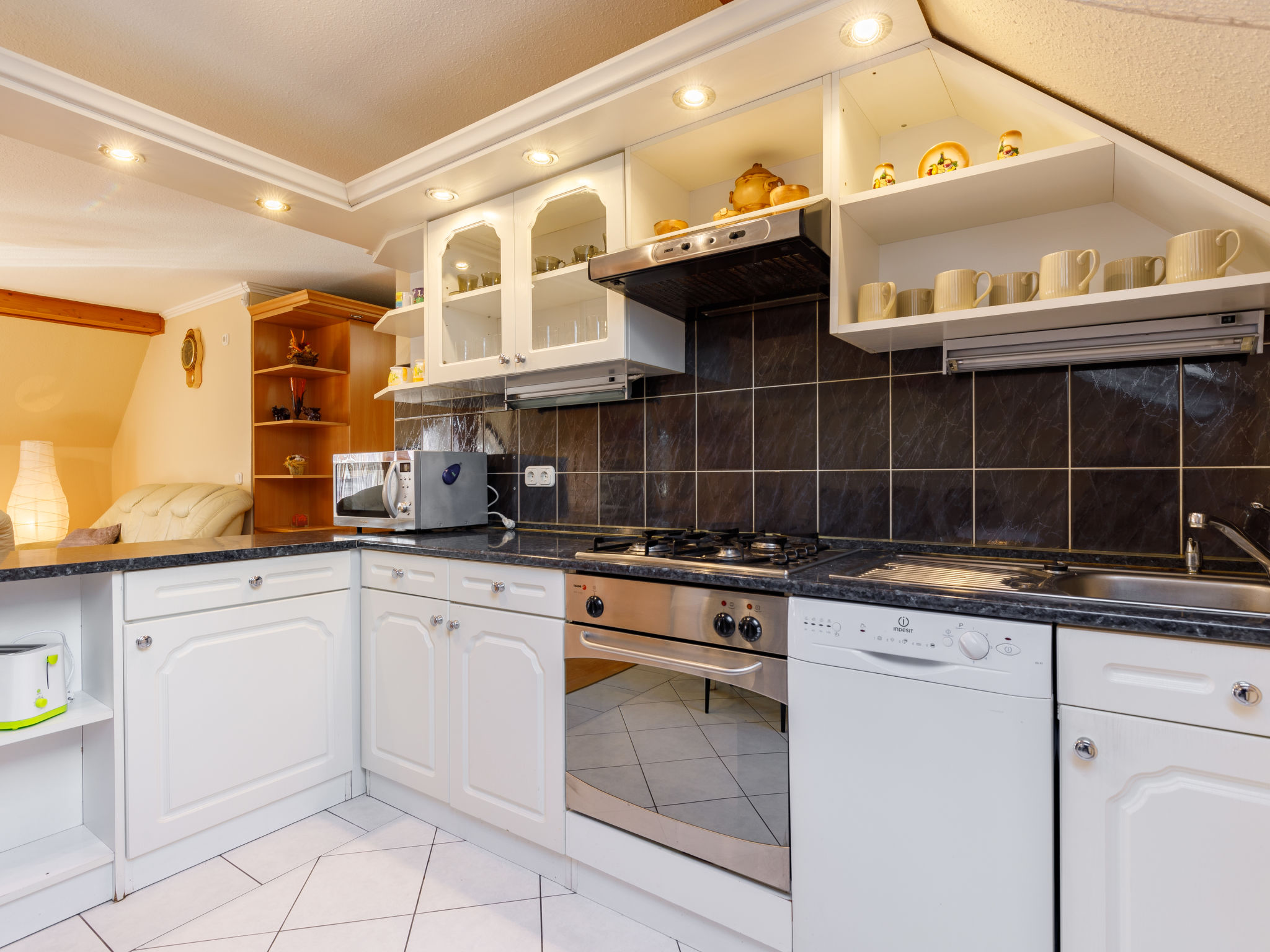 Appartement Domi – Cuisine et coin repas, photo 13 sur 26
