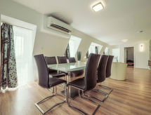 Caesar Apartment met terras op 700m² grond, op loopafstand van het Balatonmeer - thumbnail 4